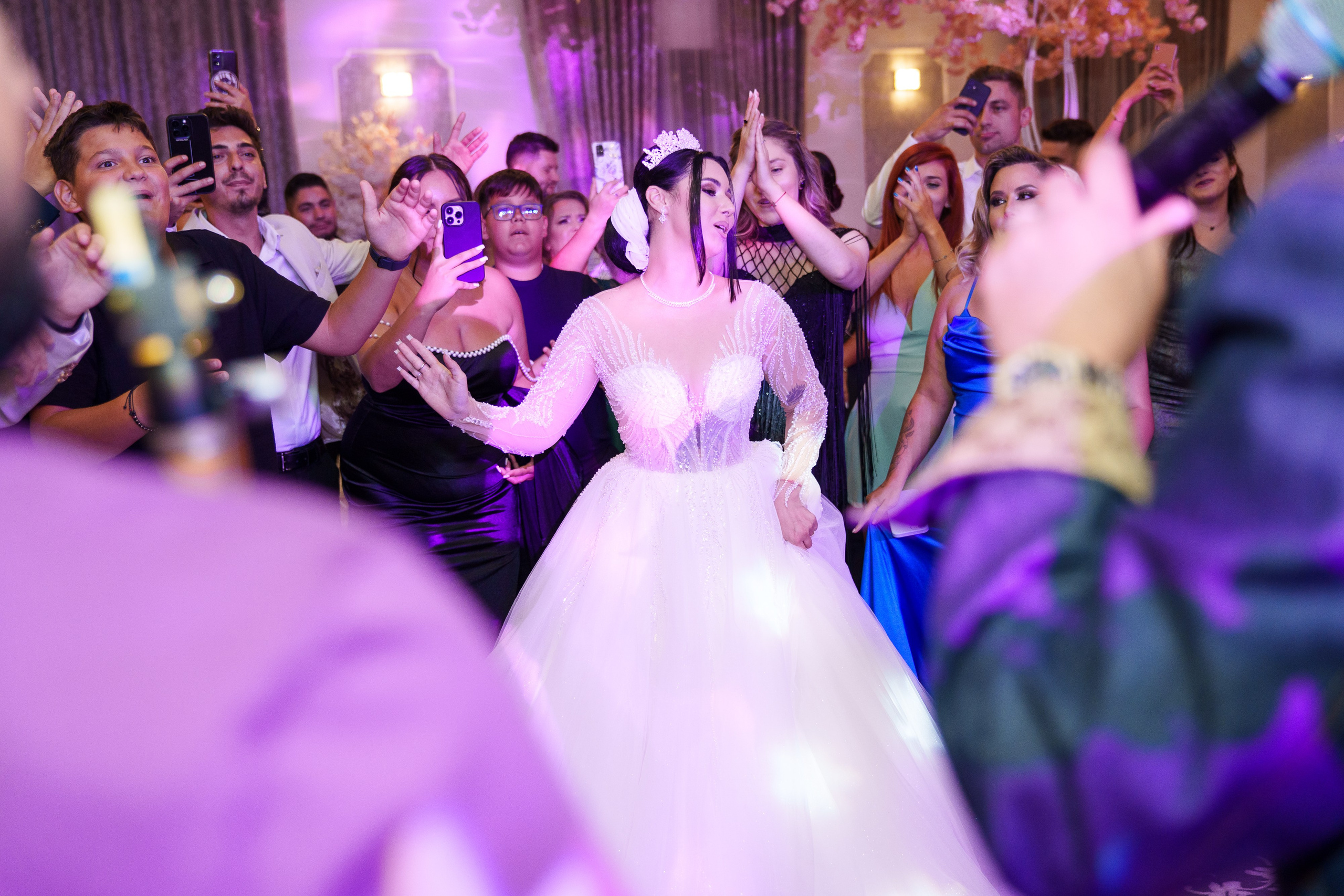 Bella & Adi. Foto Studio — Fotograf de evenimente, nunti, botezuri, portrete