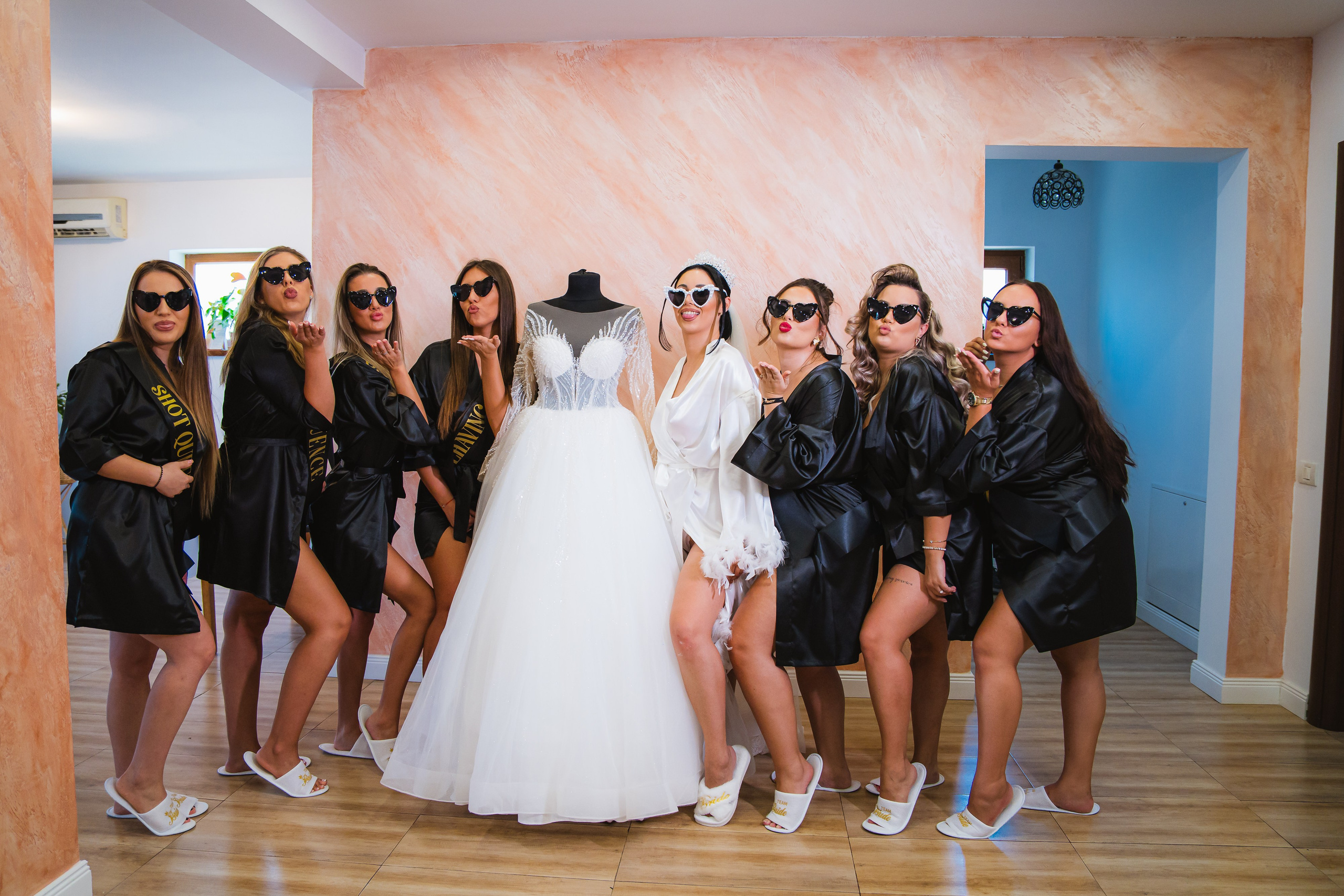 Bella & Adi. Foto Studio — Fotograf de evenimente, nunti, botezuri, portrete