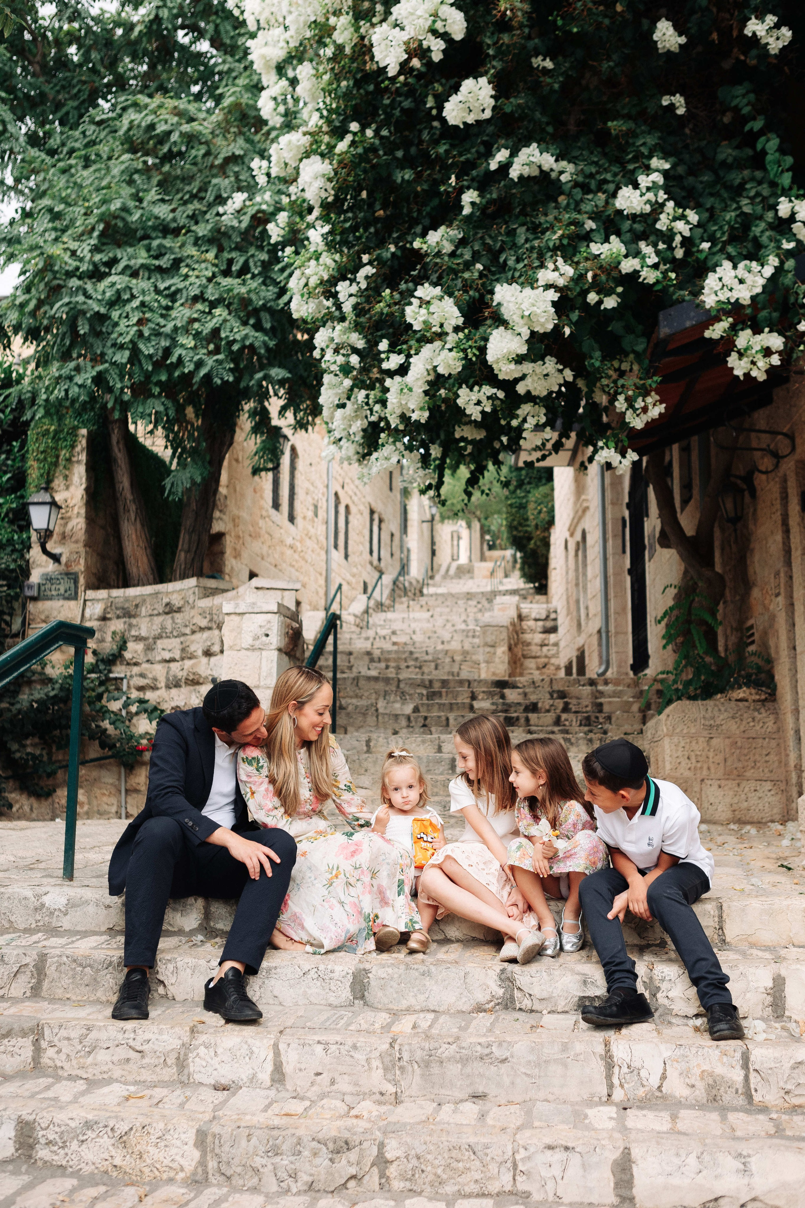 BIG FAMILY IN YAMIN MOSHE. Https://shi-photo.com/