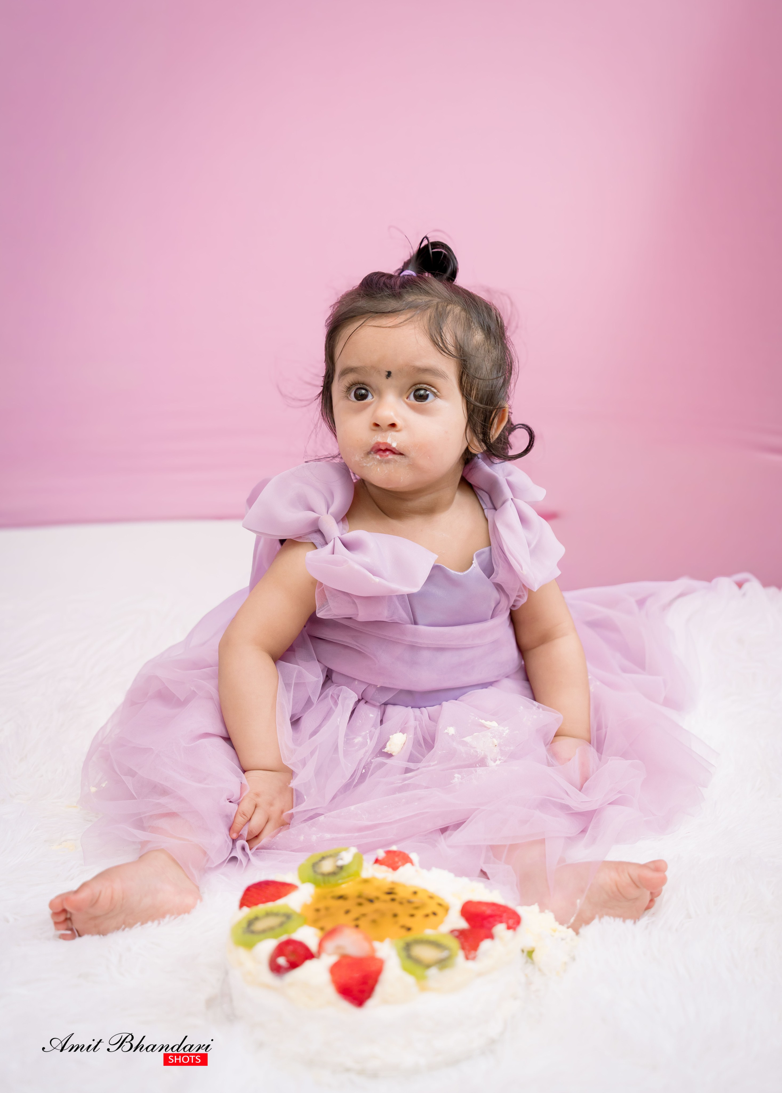 Yuhana’s Cake Smash Session. Freelance Photographer in Newcastle & Central Coast