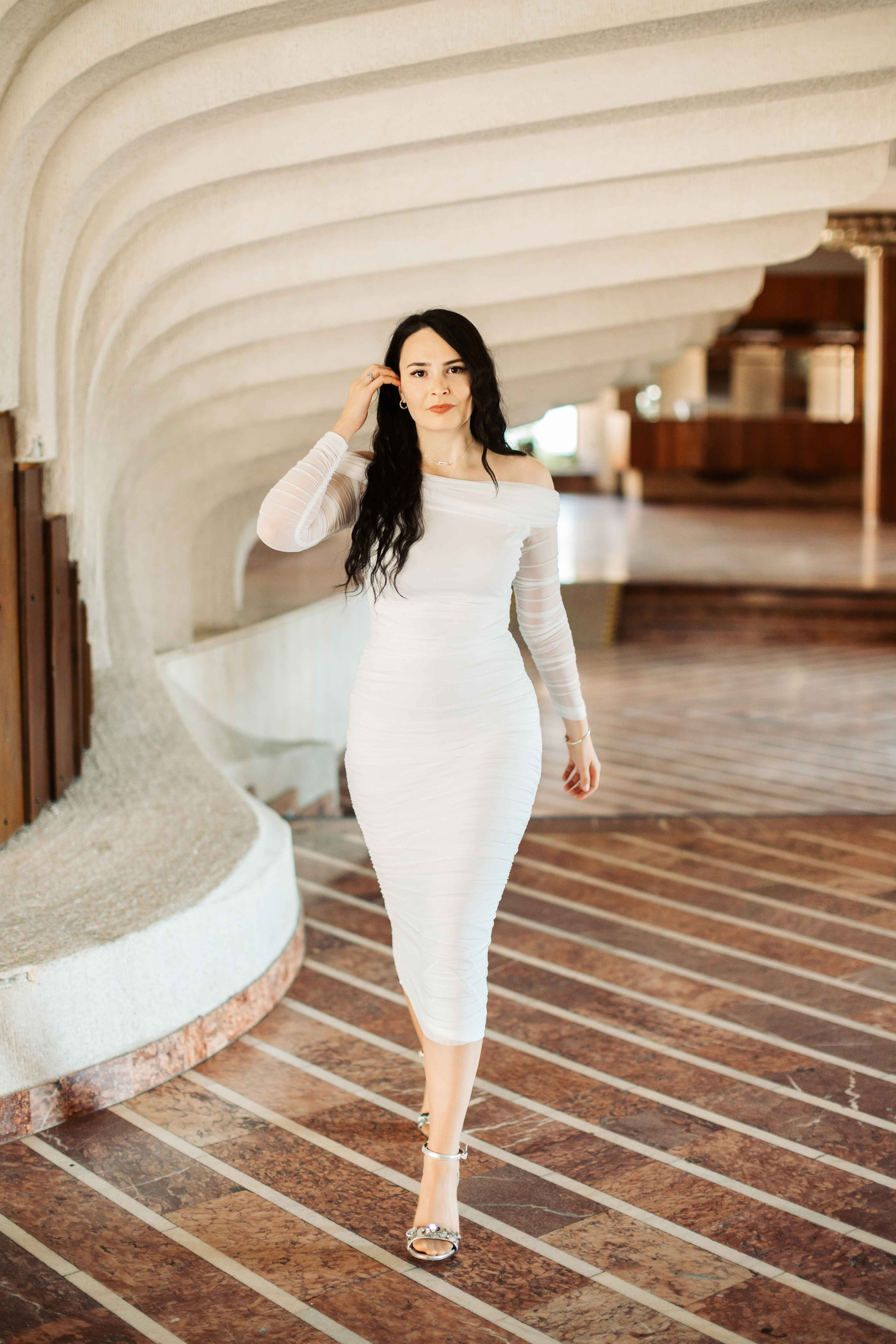 12C — Unirea. Contrast Studio