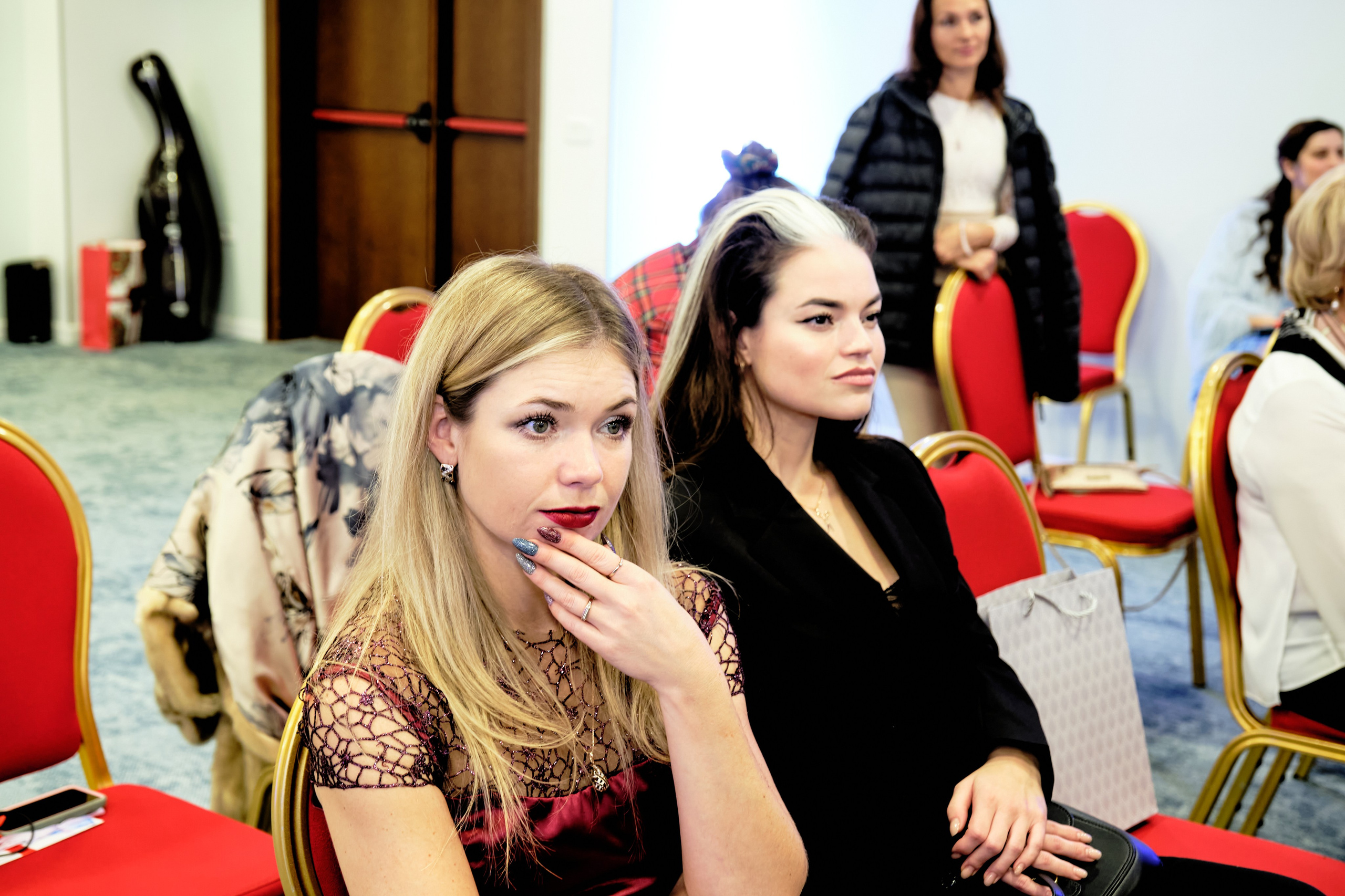 Фоторепортаж з благодійного Новорічного балу у Чорногорії. Портретний фотограф Альона Новгородцева