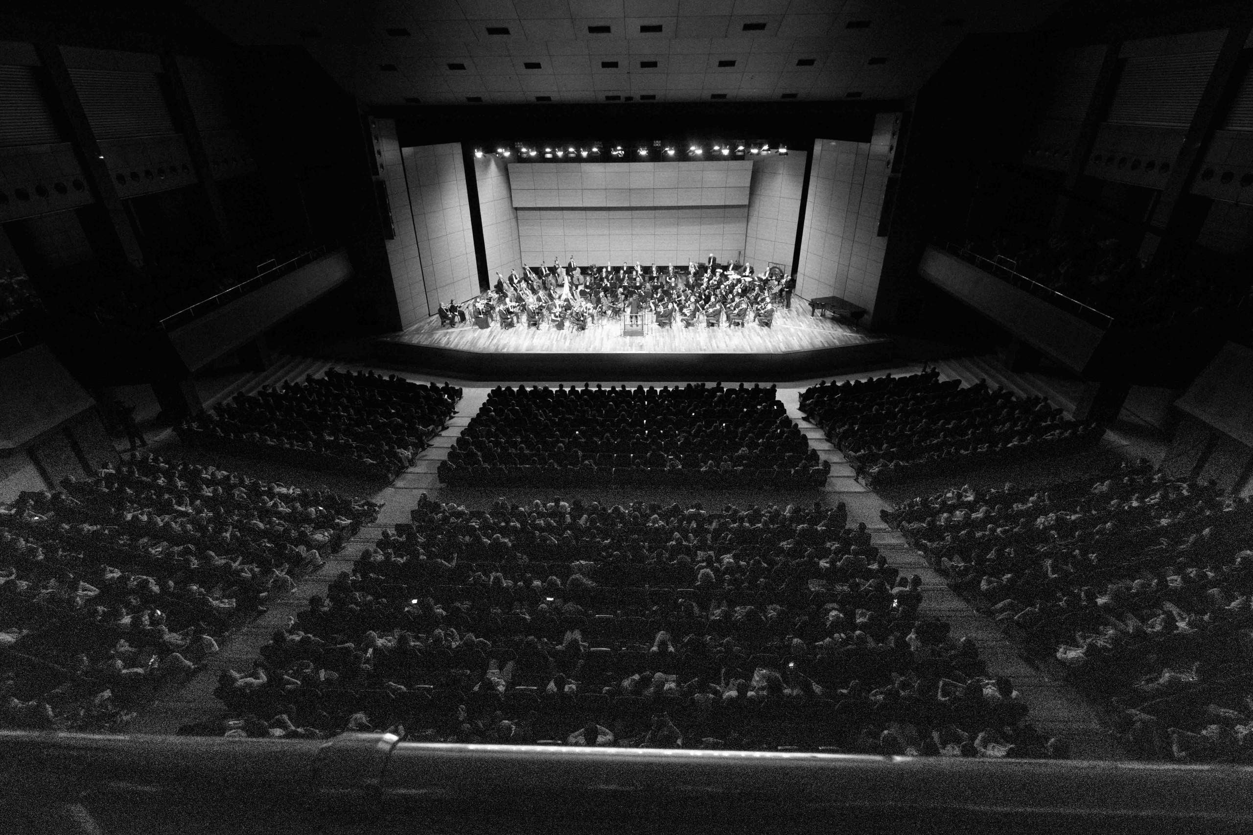 The Tchaikovsky Academic Grand Symphony Orchestra in Istanbul. Wedding&Event photographer Ismail Rzayev in Baku
