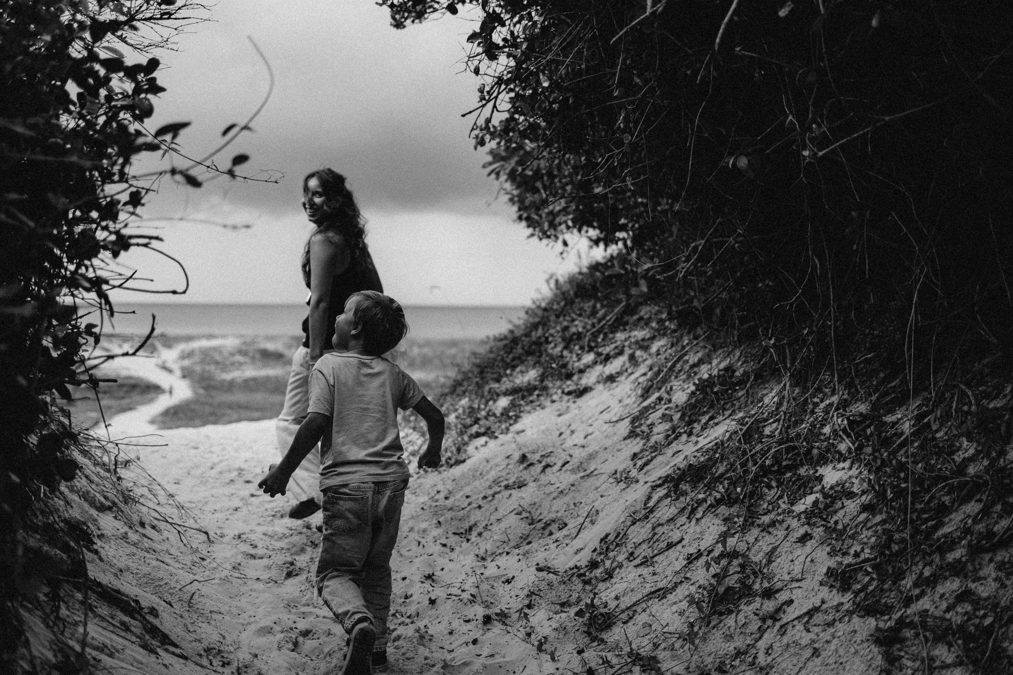 Magic Island Family Afternoon. Fotografa de família e crianças em Florianópolis SC Daria Ermolaev