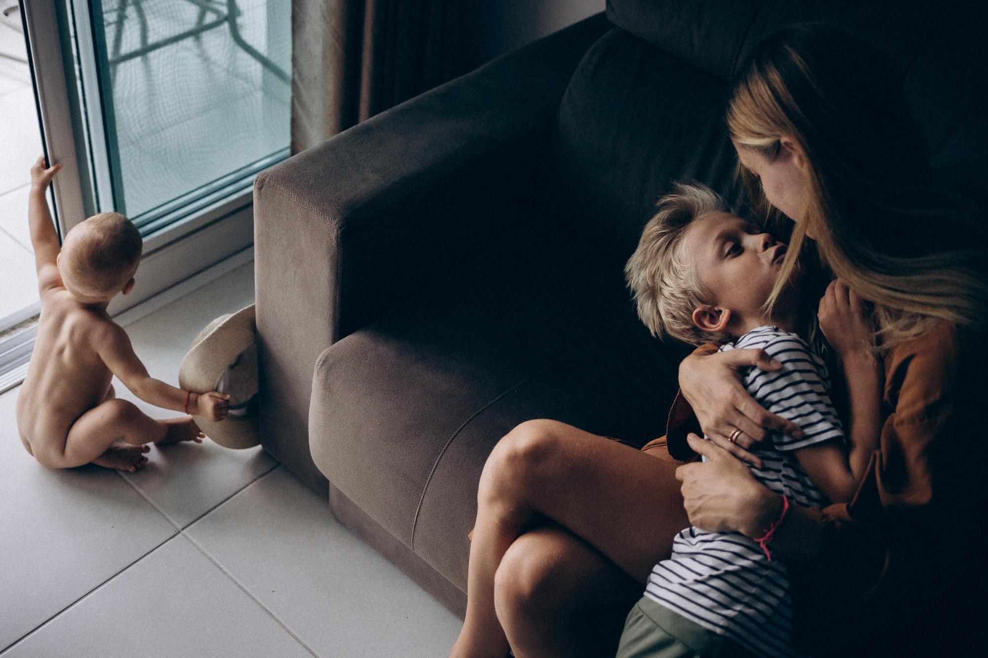 Katerina & Leo. Fotografa documental de familia e nascimento em Florianópolis SC Daria Ermolaev