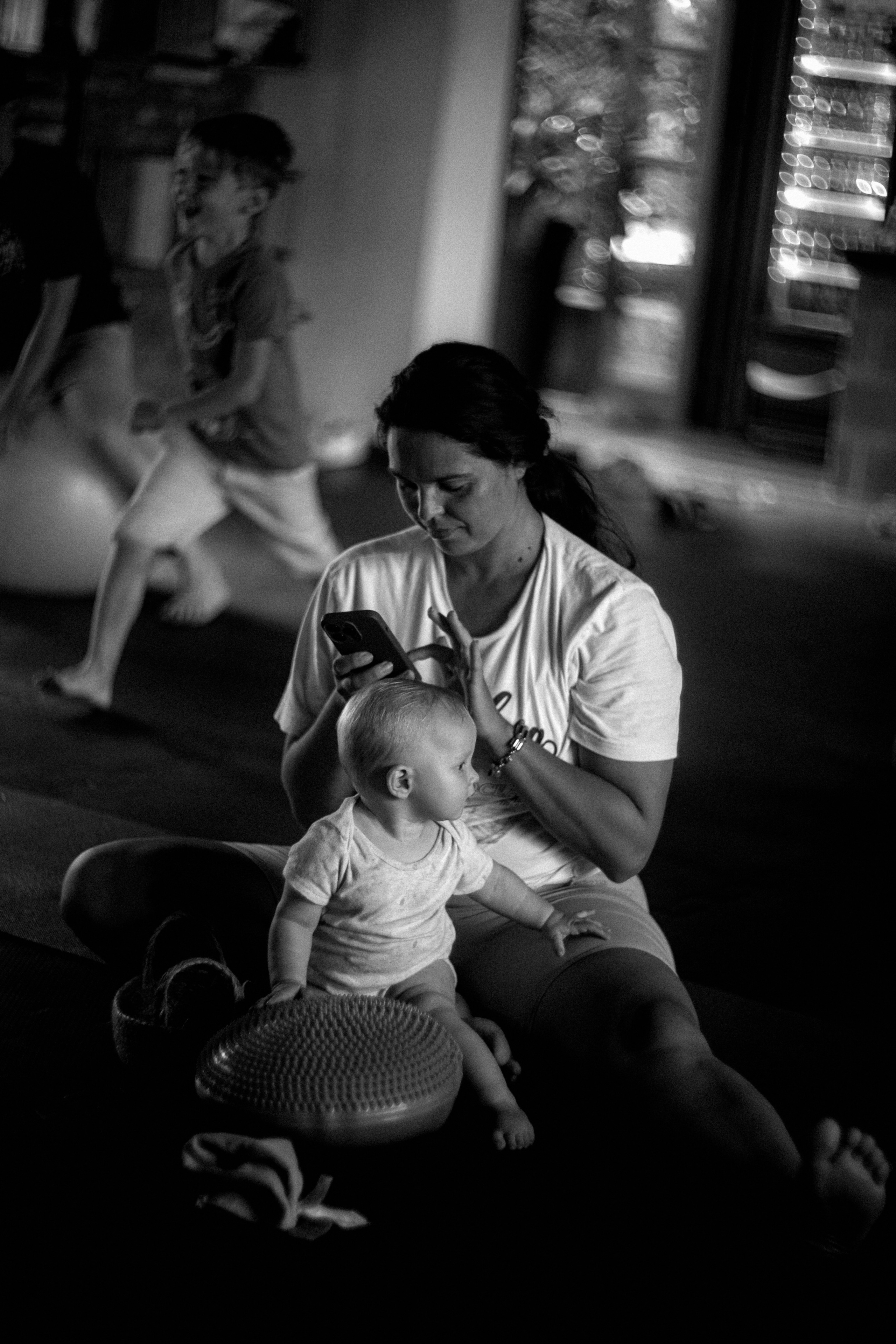Yoga Kids. Fotografa documental de familia e nascimento em Florianópolis SC Daria Ermolaev