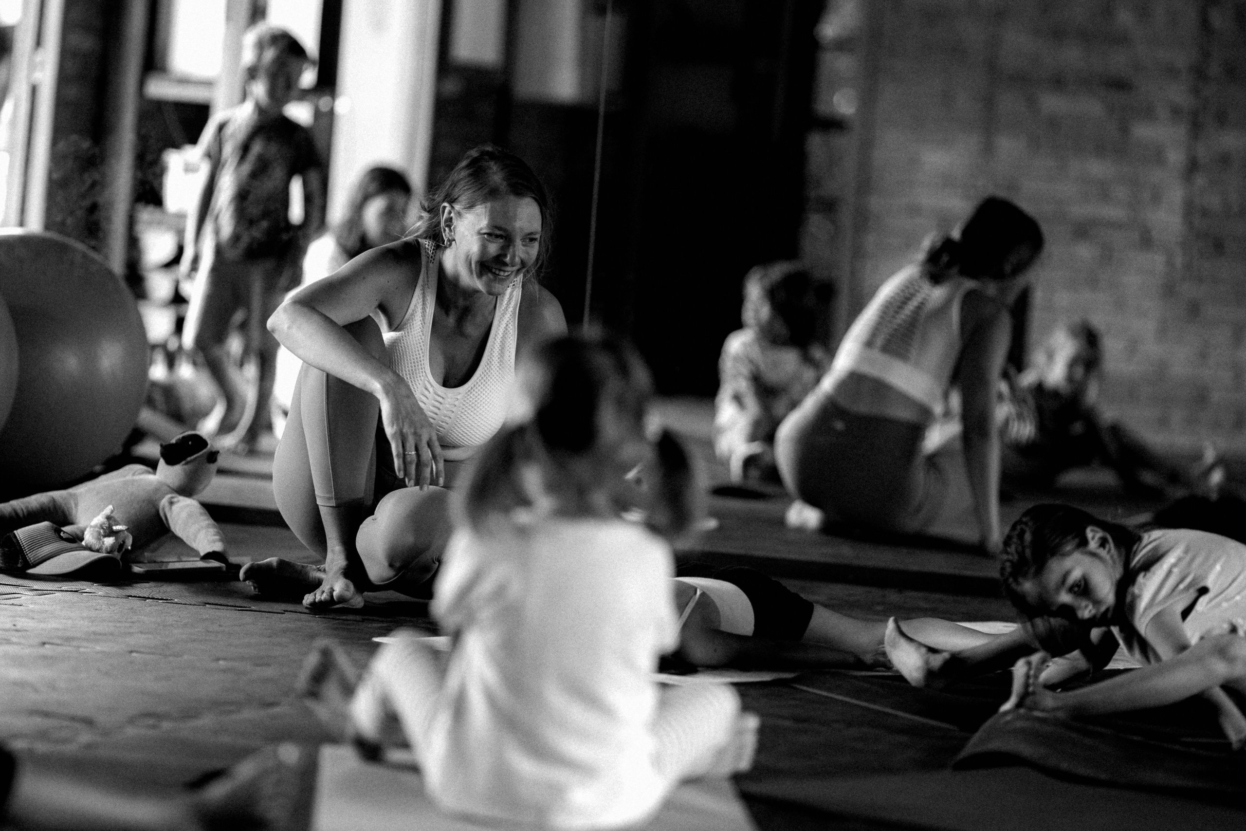 Yoga Kids. Fotografa documental de familia e nascimento em Florianópolis SC Daria Ermolaev