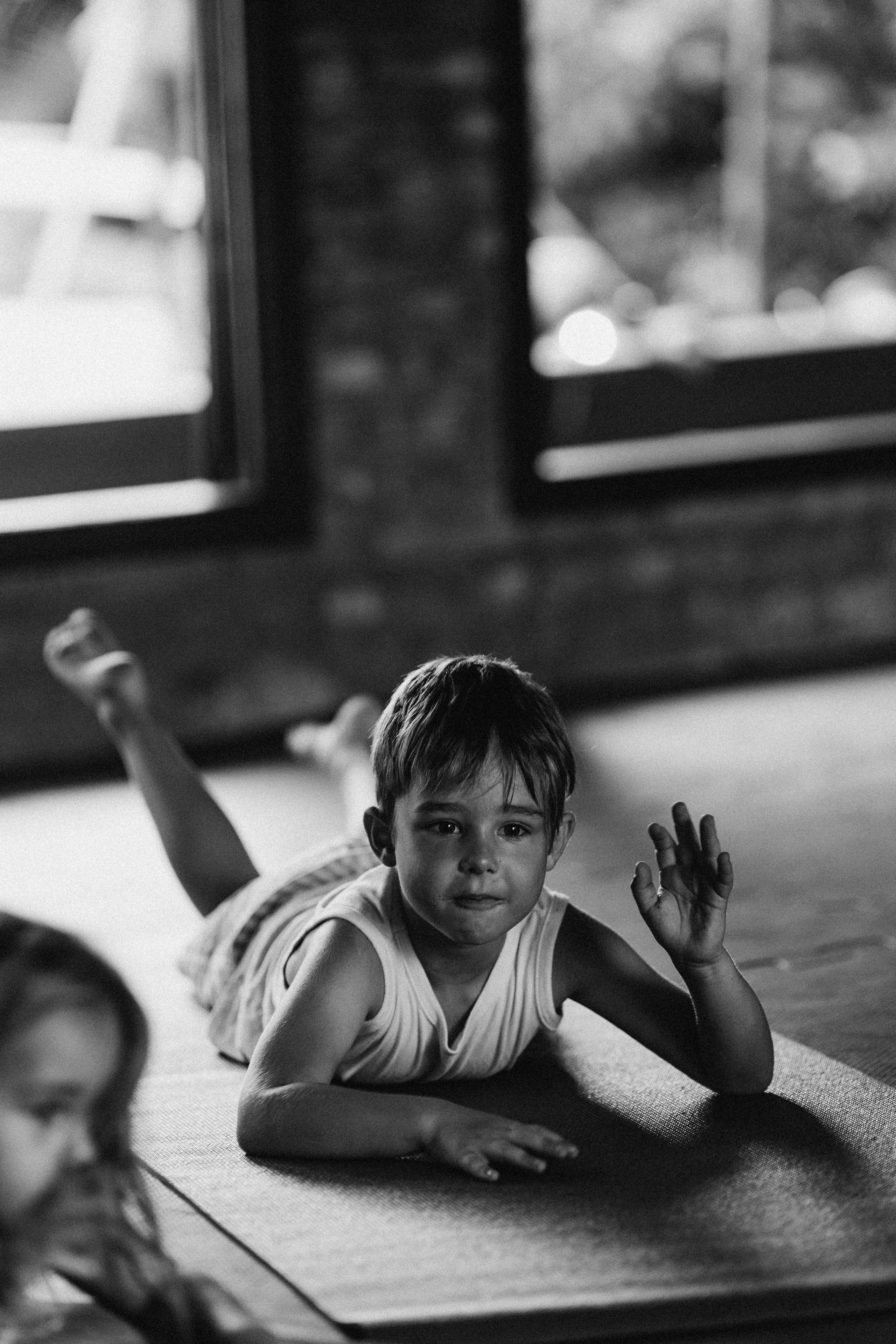 Yoga Kids. Fotografa documental de familia e nascimento em Florianópolis SC Daria Ermolaev