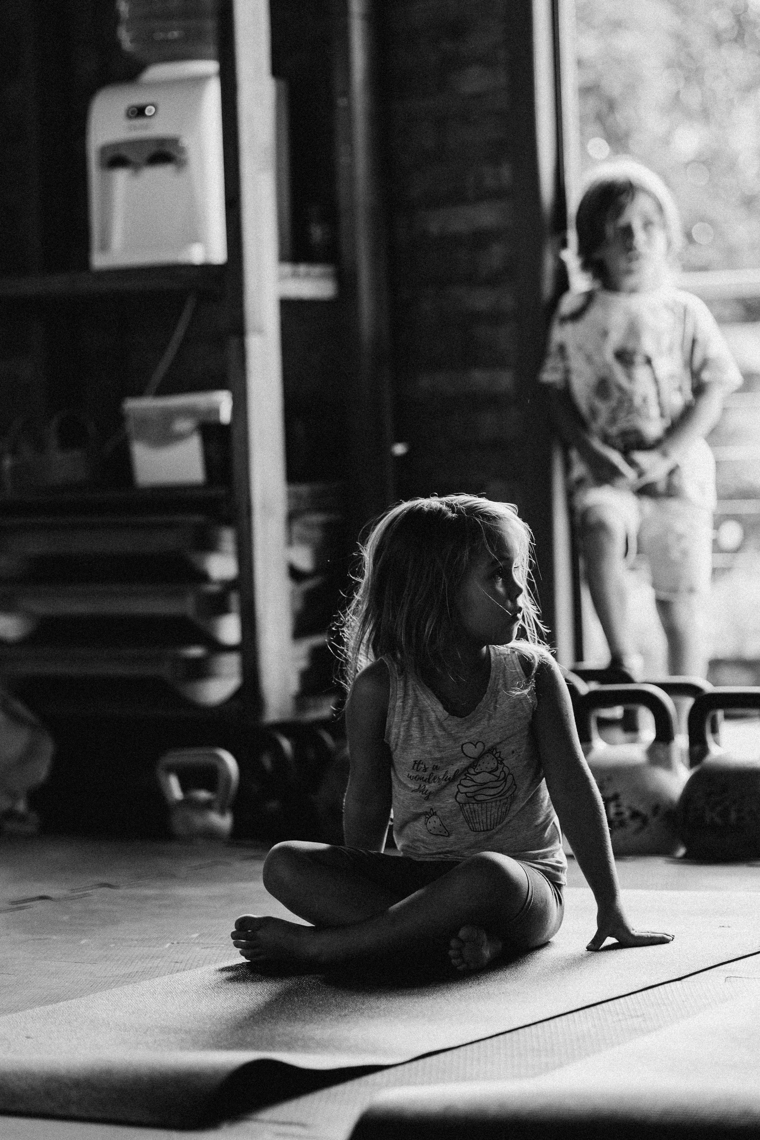 Yoga Kids. Fotografa documental de familia e nascimento em Florianópolis SC Daria Ermolaev