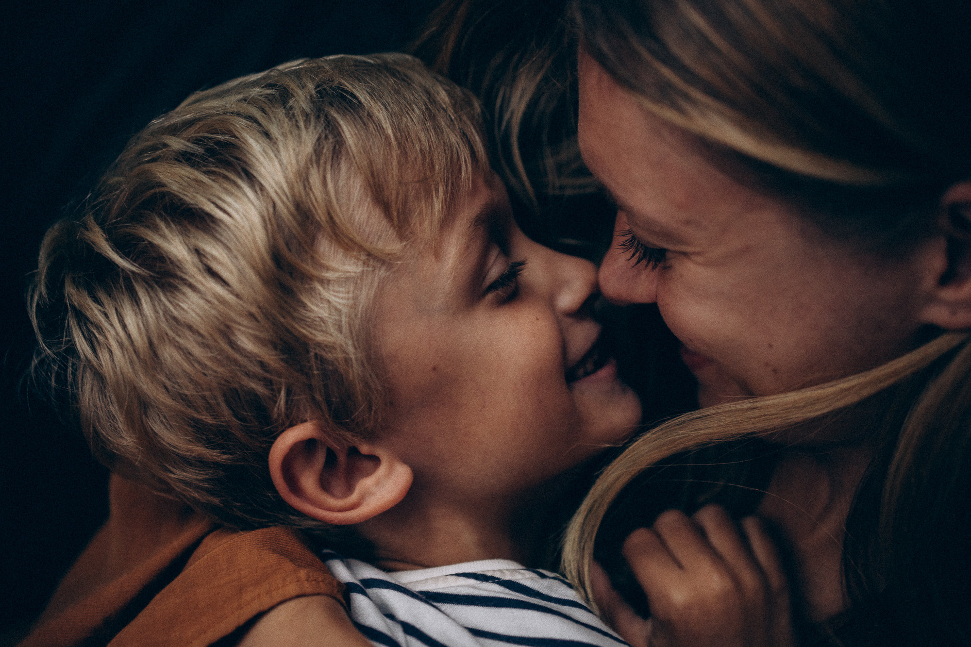 Katerina & Leo. Fotografa documental de familia e nascimento em Florianópolis SC Daria Ermolaev