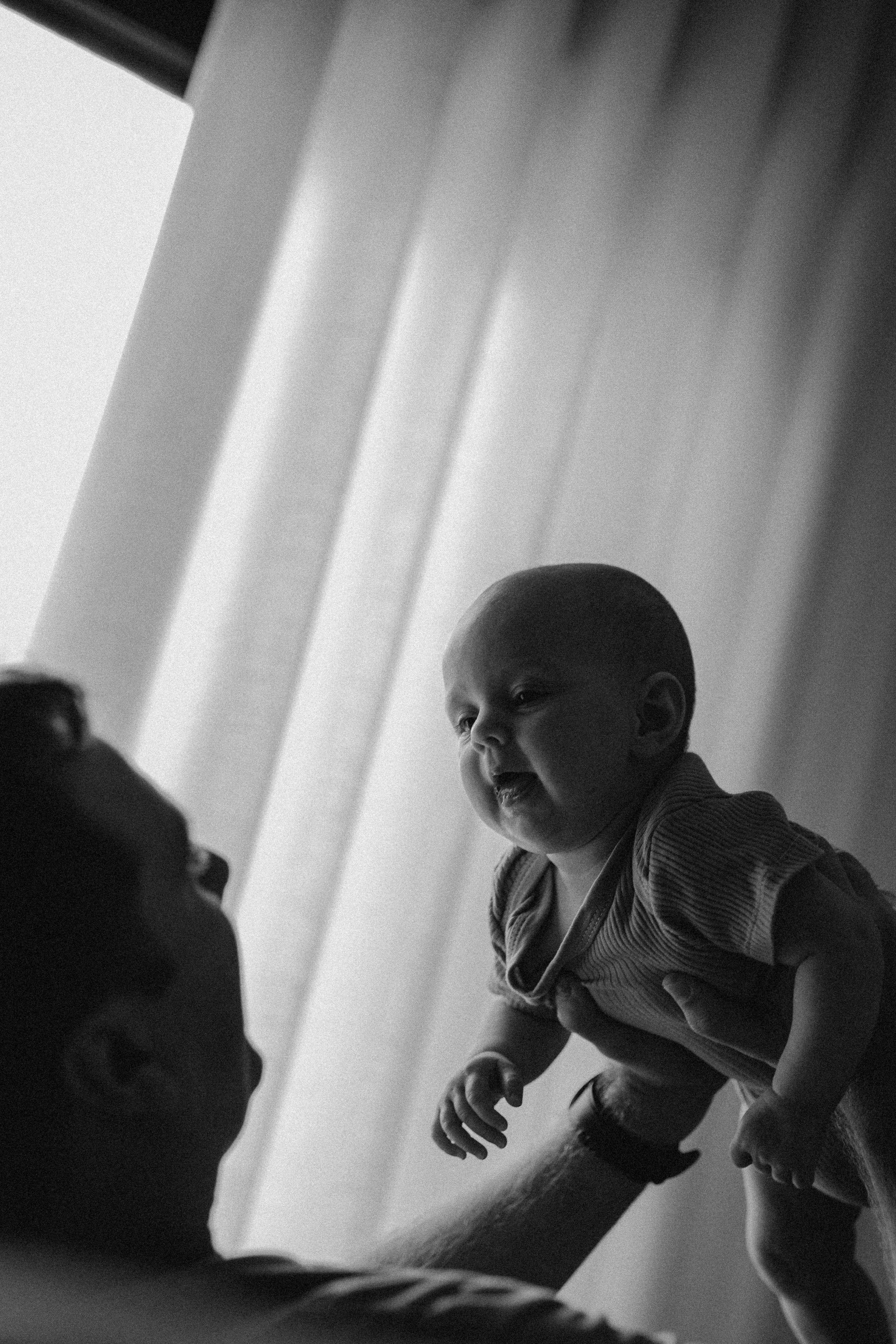 Kira’s 6 Month’s. Fotografa documental de familia e nascimento em Florianópolis SC Daria Ermolaev