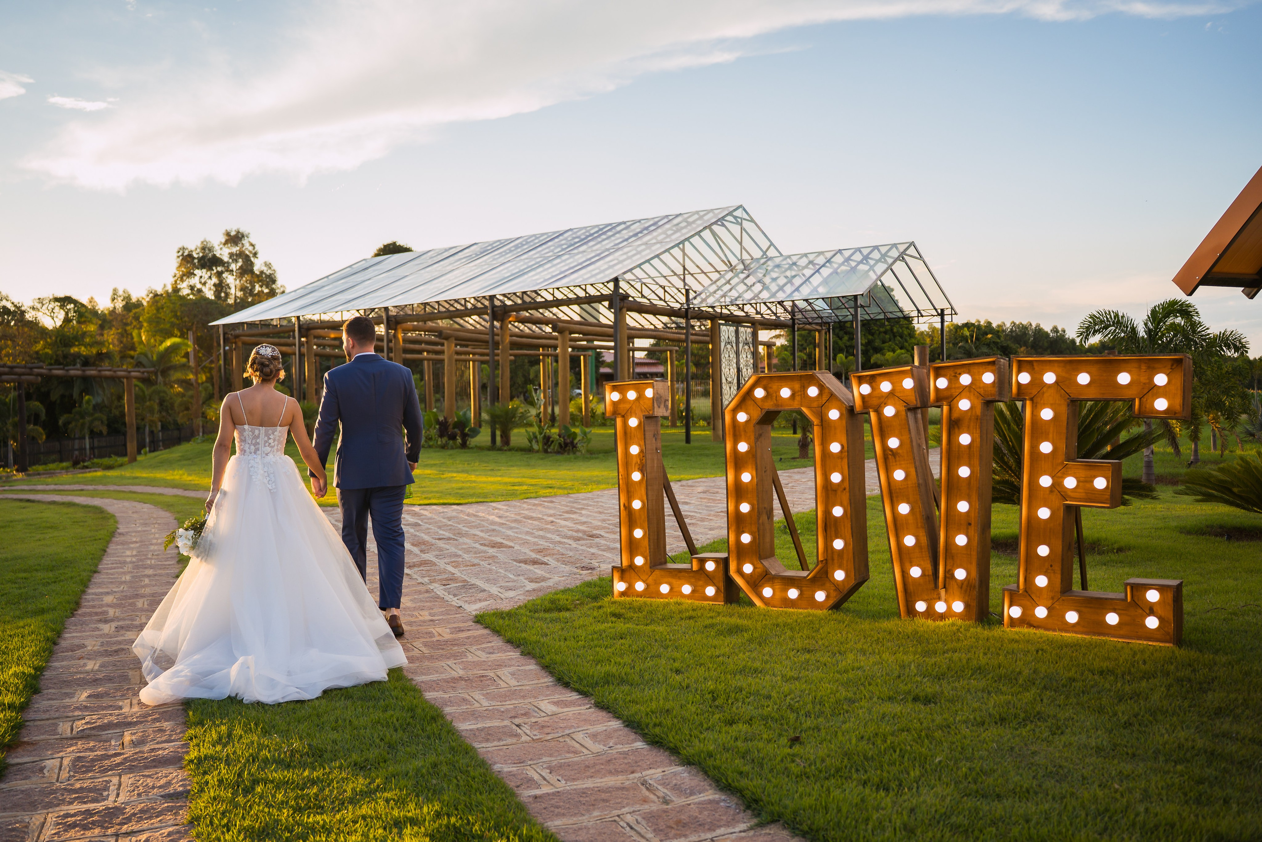 História de Aline & Gabriel. O Casal Dos Noivos