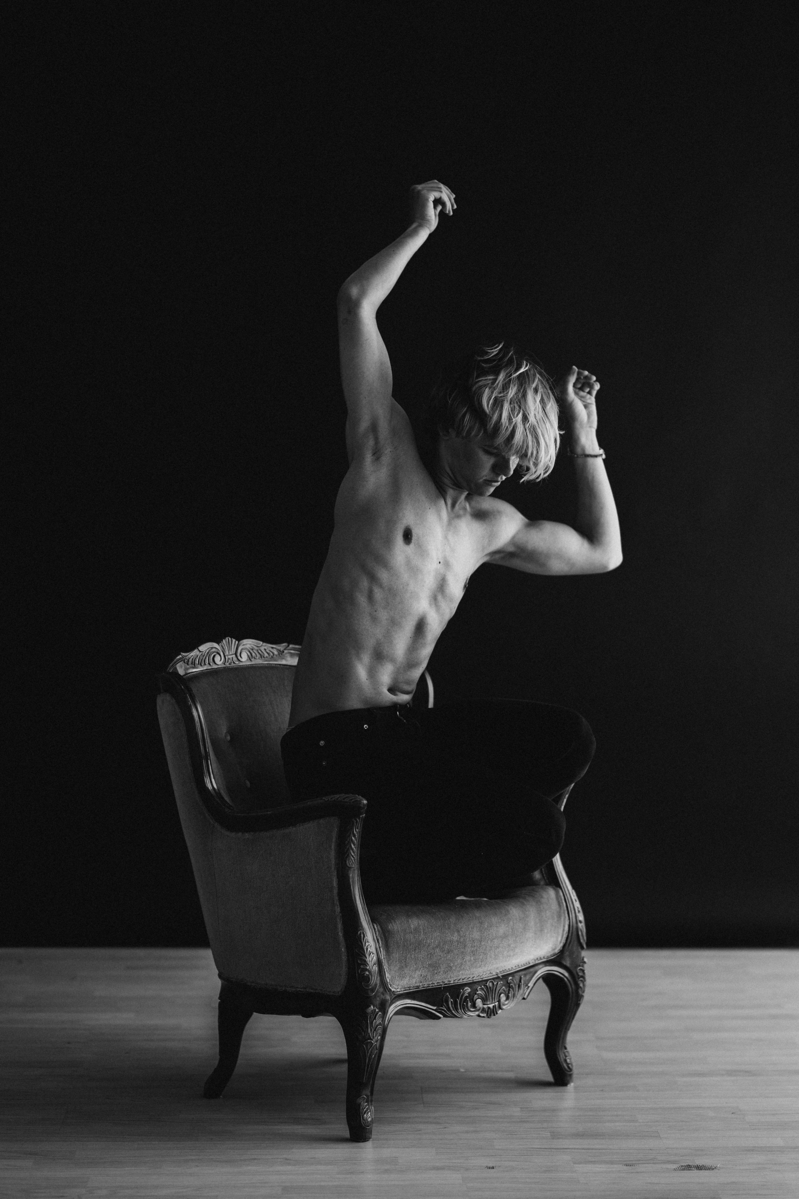 DANCERS. Victoria Olonen – Cinematic Portrait Artist | Helsinki & Europe