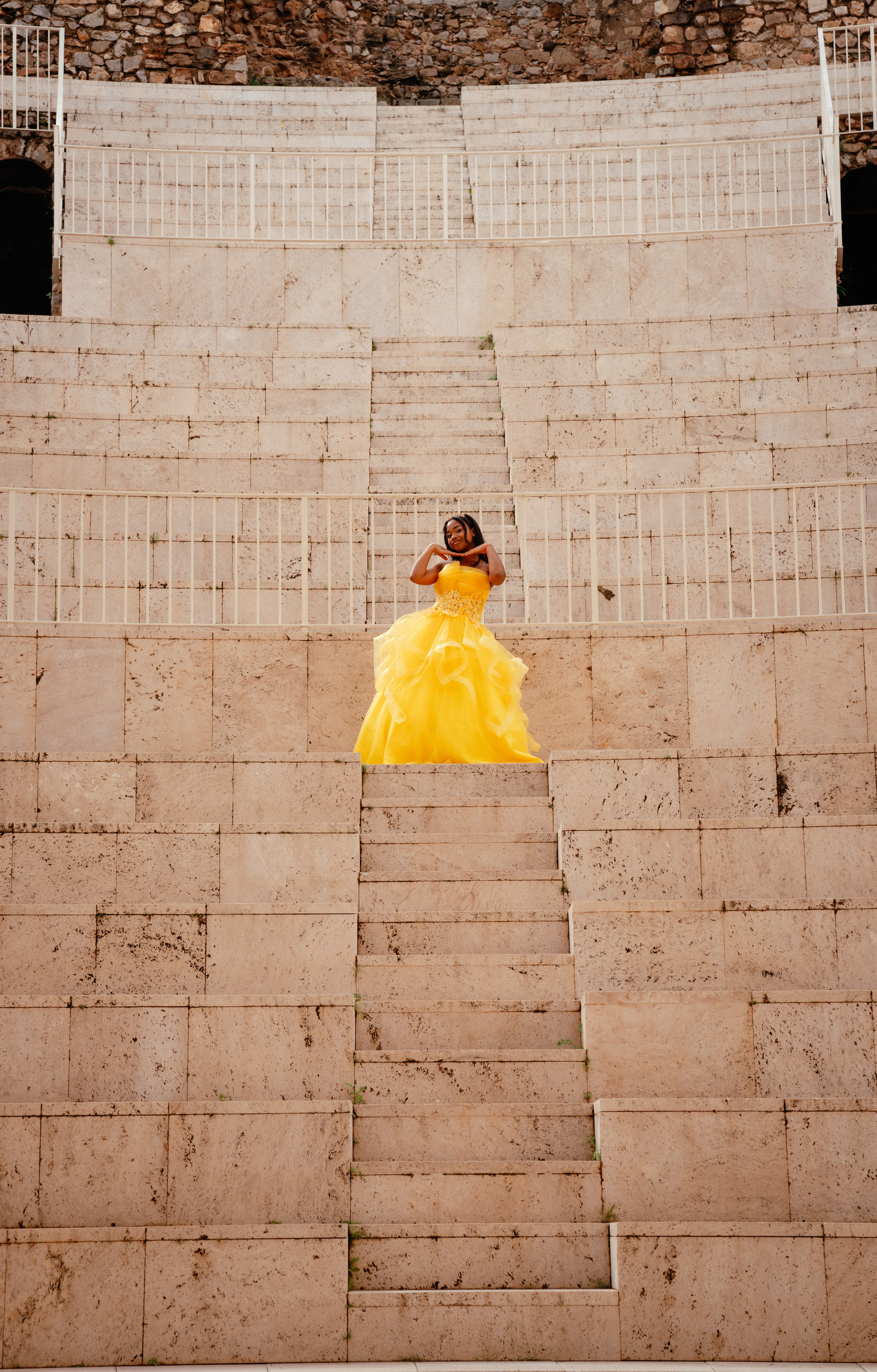 LOS 15 AÑOS DE SOFÍA. Fotógrafa Olena Petryk. Realizo sesiones de fotos en Puerto de Sagunto