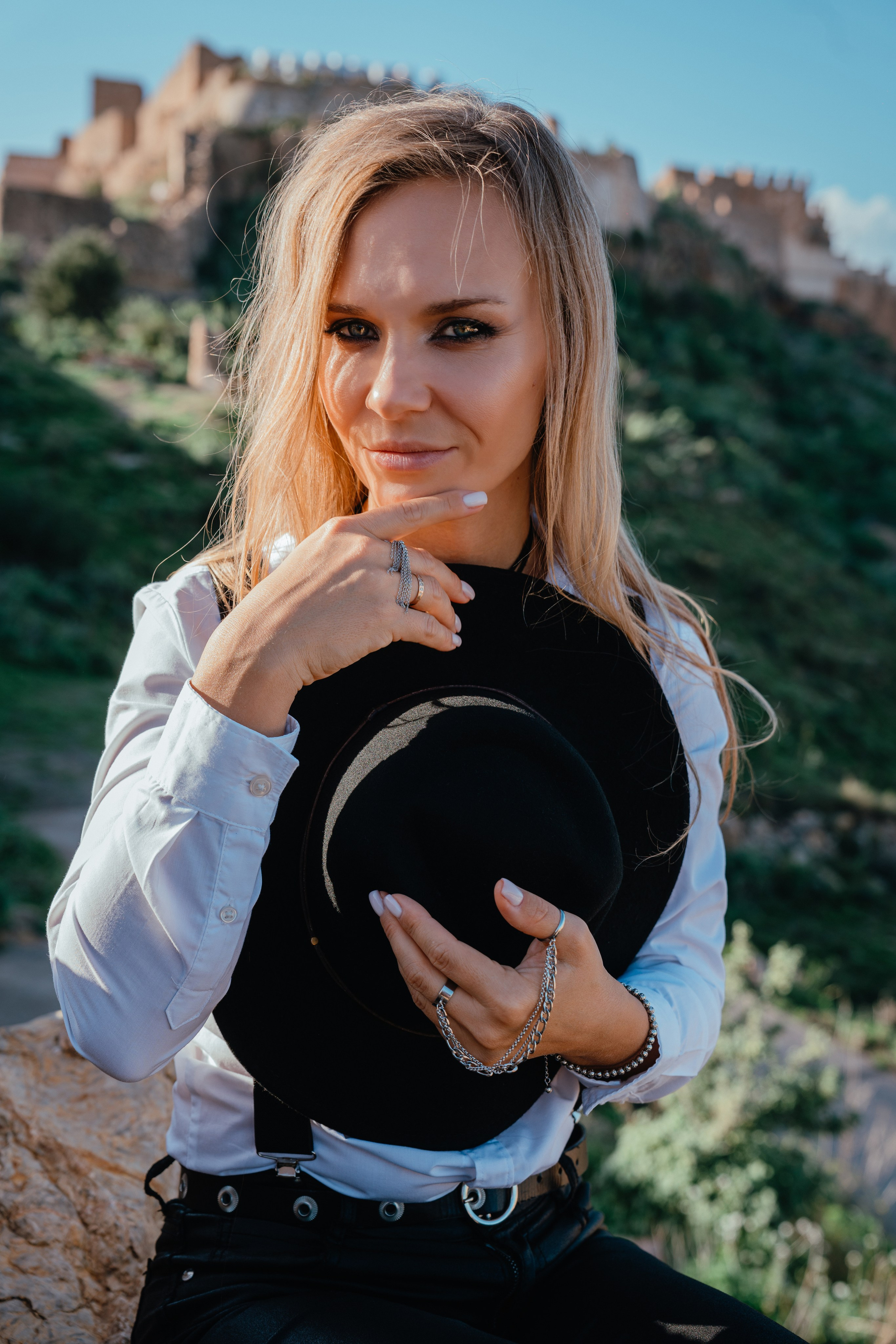 FOTOGRAFÍA DE JOYERÍA. Fotógrafa Olena Petryk. Realizo sesiones de fotos en Puerto de Sagunto