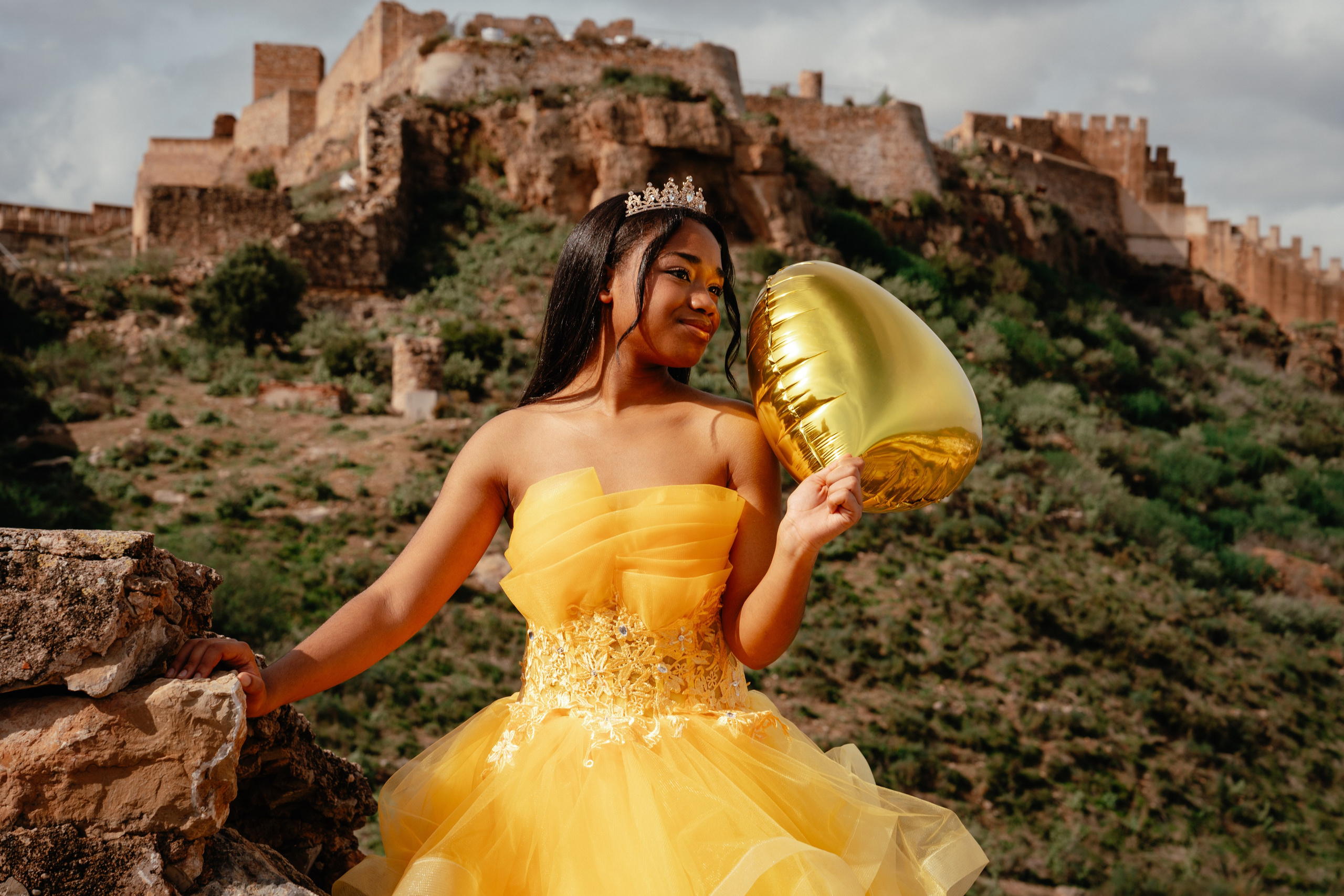 LOS 15 AÑOS DE SOFÍA. Fotógrafa Olena Petryk. Realizo sesiones de fotos en Puerto de Sagunto