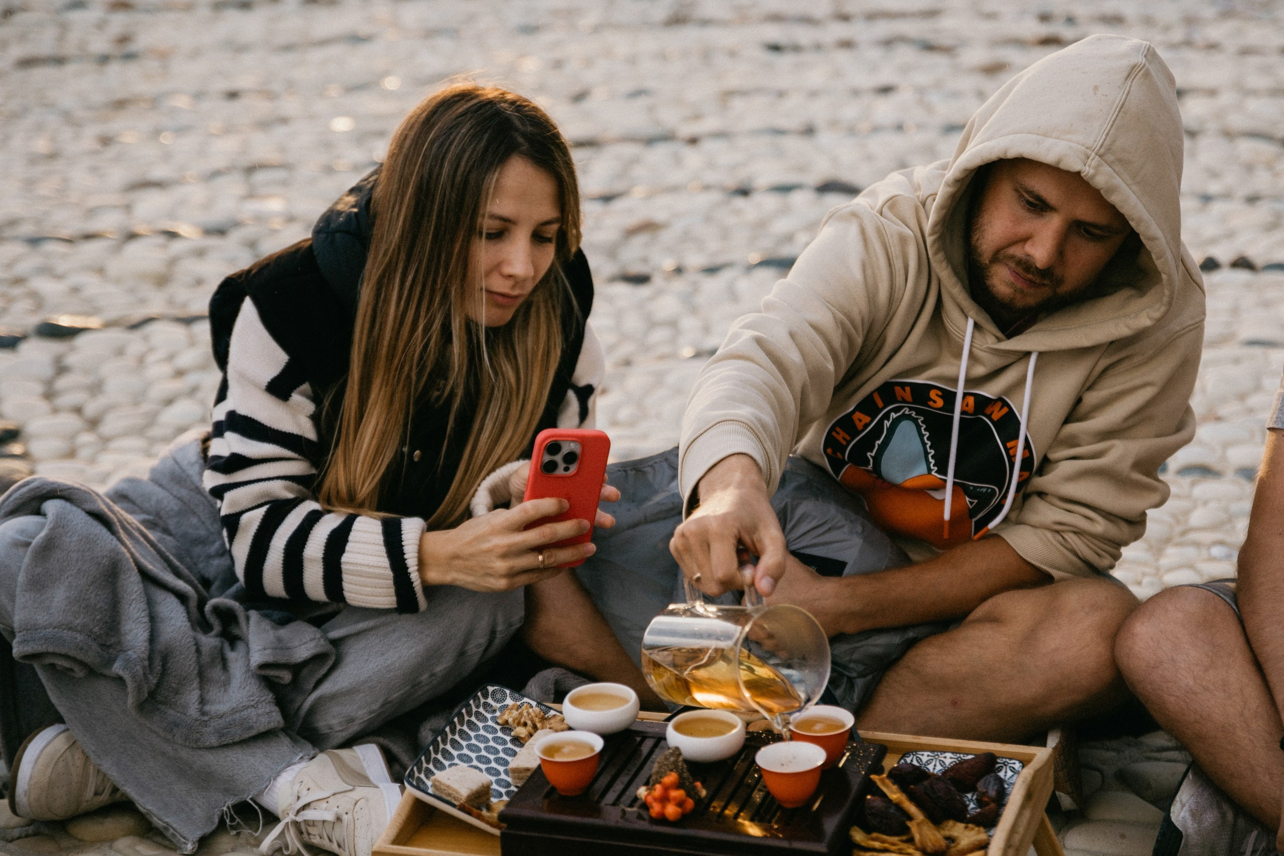 Tea time (Muntyan’s Labyrinth, Cyprus). Photographer in Barcelona capturing unique stories | Kate Chumak