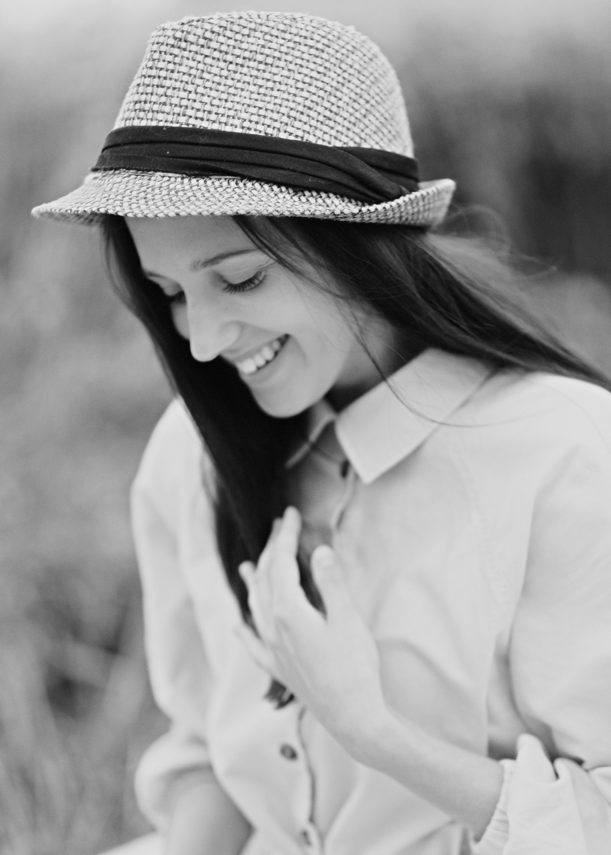 Katya | tenderness in the field. Kaja | fotograf psów we Wrocławiu