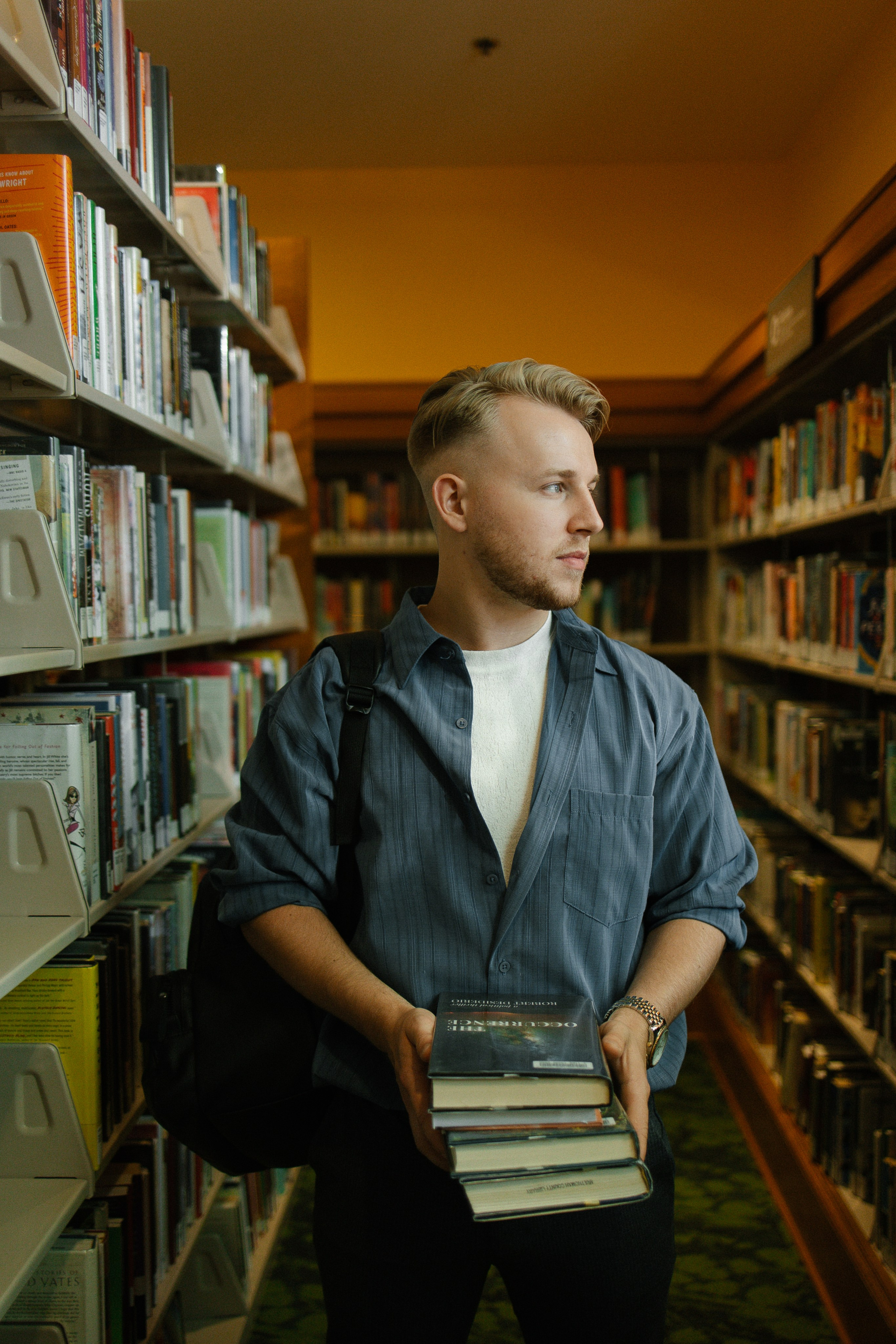 Central Library. Family photographer Oregon — Washington