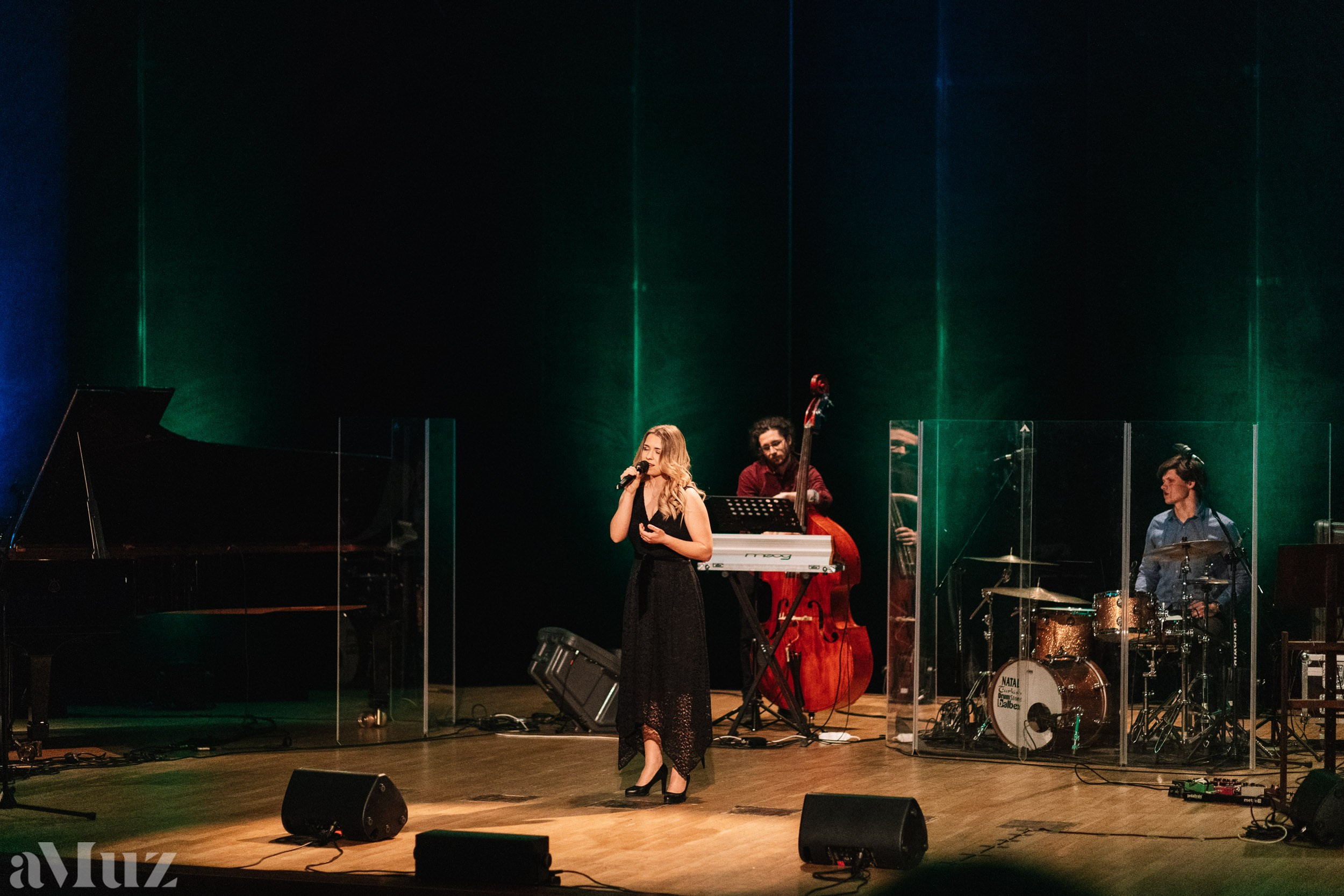 Jazz Zaśpiewam. Fotograf Ślubny Warszawa - Sesje Biznesowe Rodzinne Eventy
