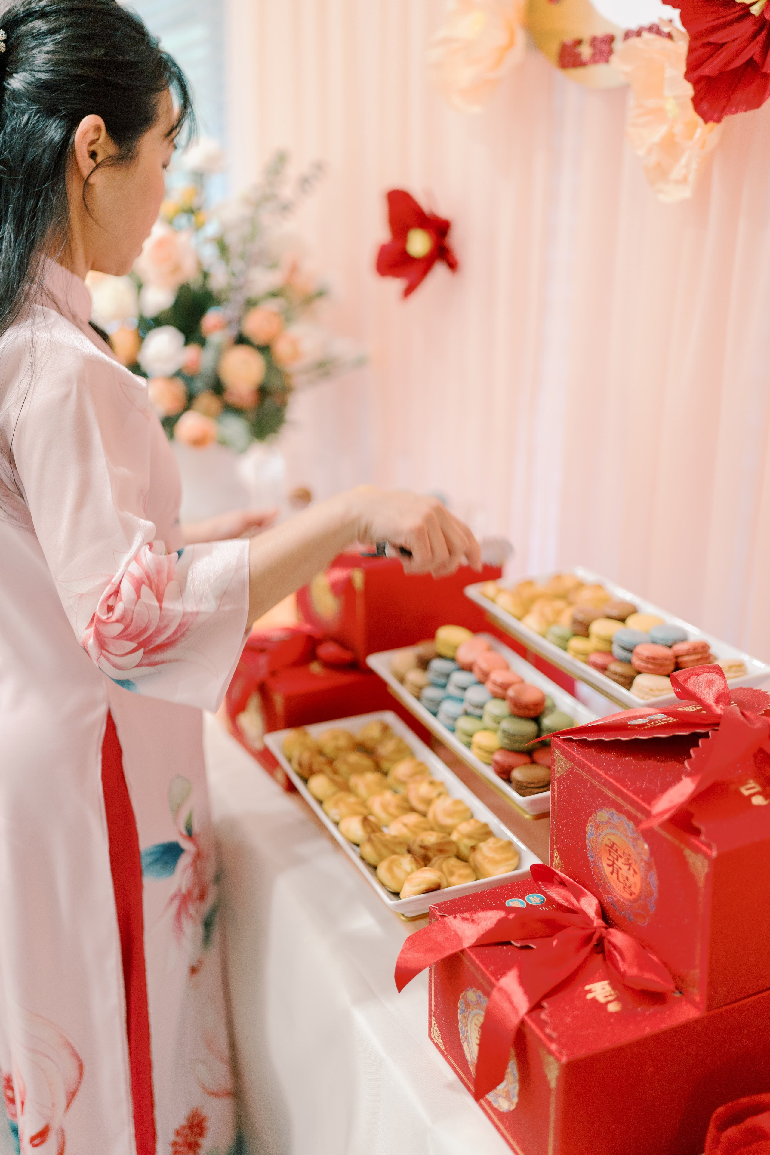 Vietnamese Tea Ceremony. Bellevue, WA. July 2024. EVAN ARISTOV WEDDING PHOTOGRAPHY — Seattle Wedding Photographer