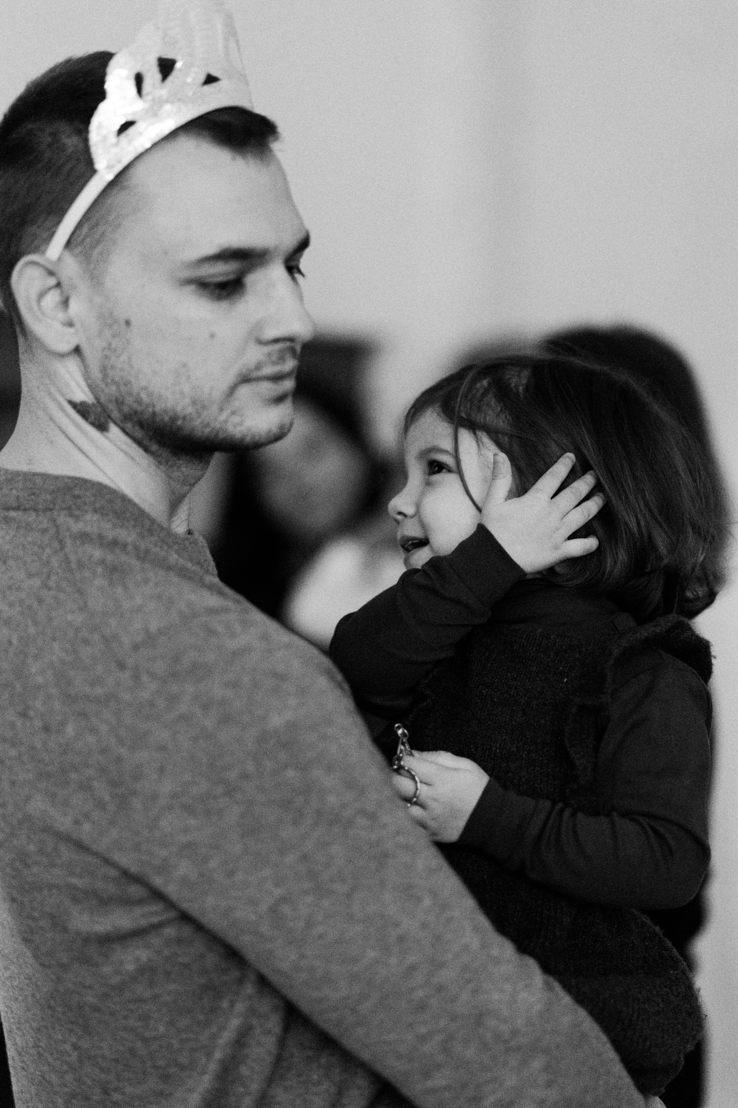 Family At Home Photoshoot in Paris | Natural Lifestyle Photography. Paris Wedding Photographer