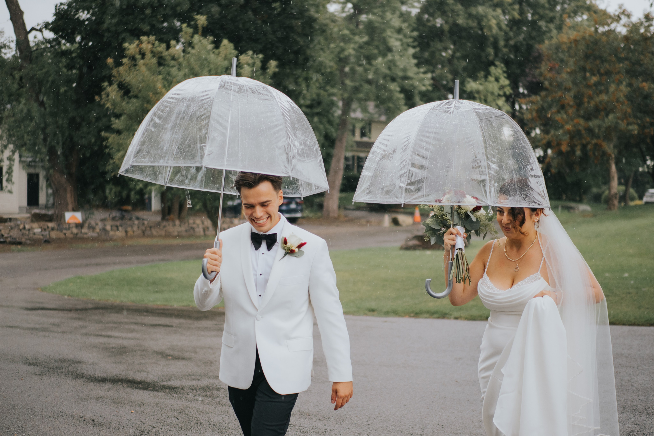 Wedding of Cassandra and Loïc in Beaconsfield, Montreal. Wedding and Family Photography Montreal Muriel Oe Photo
