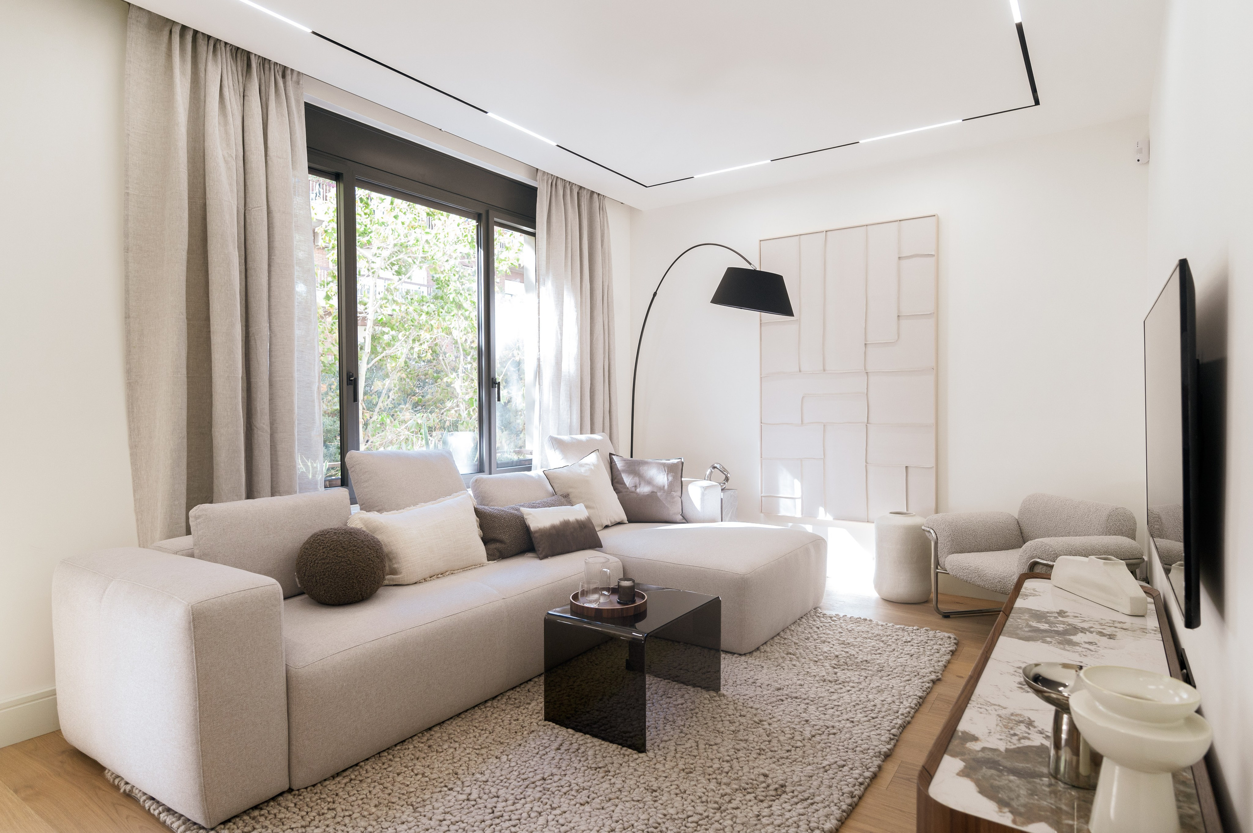 Interiores. Photographer, designer, contentmaker Ivan Batin