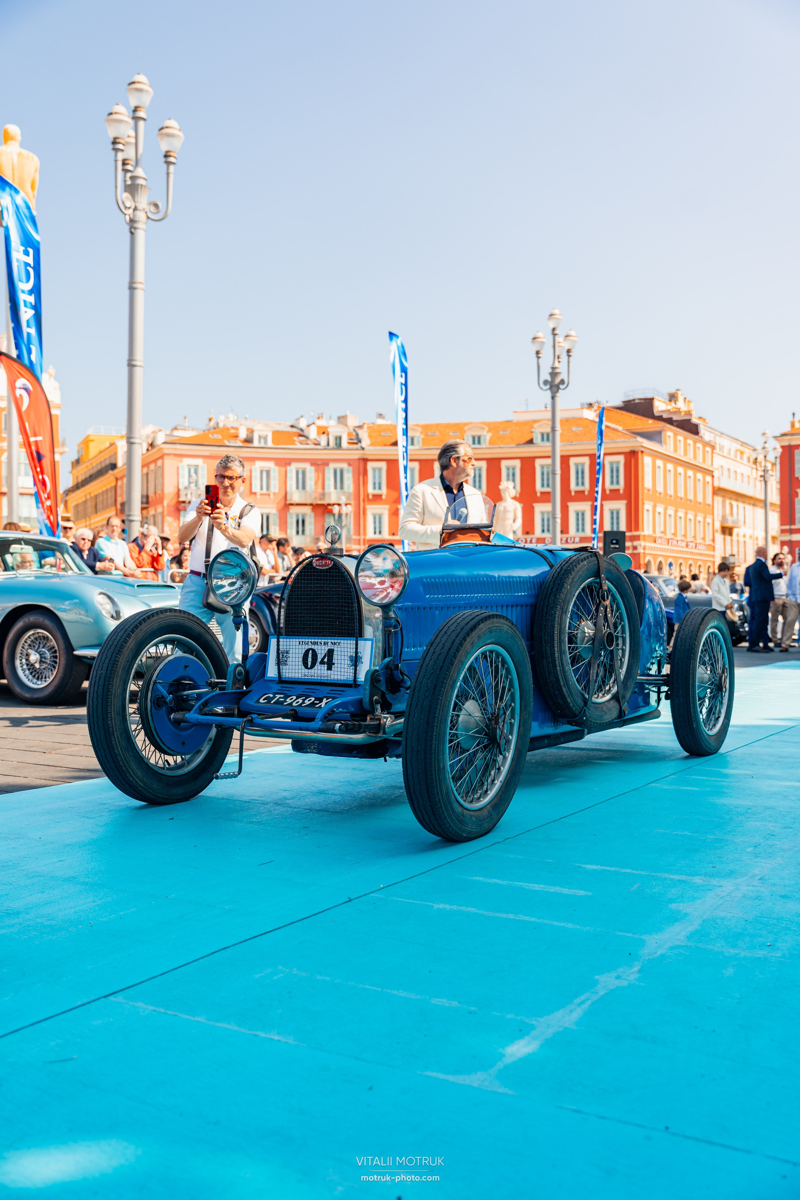 Legends de Nice. Photographe de voitures à Paris — Vitalii Motruk