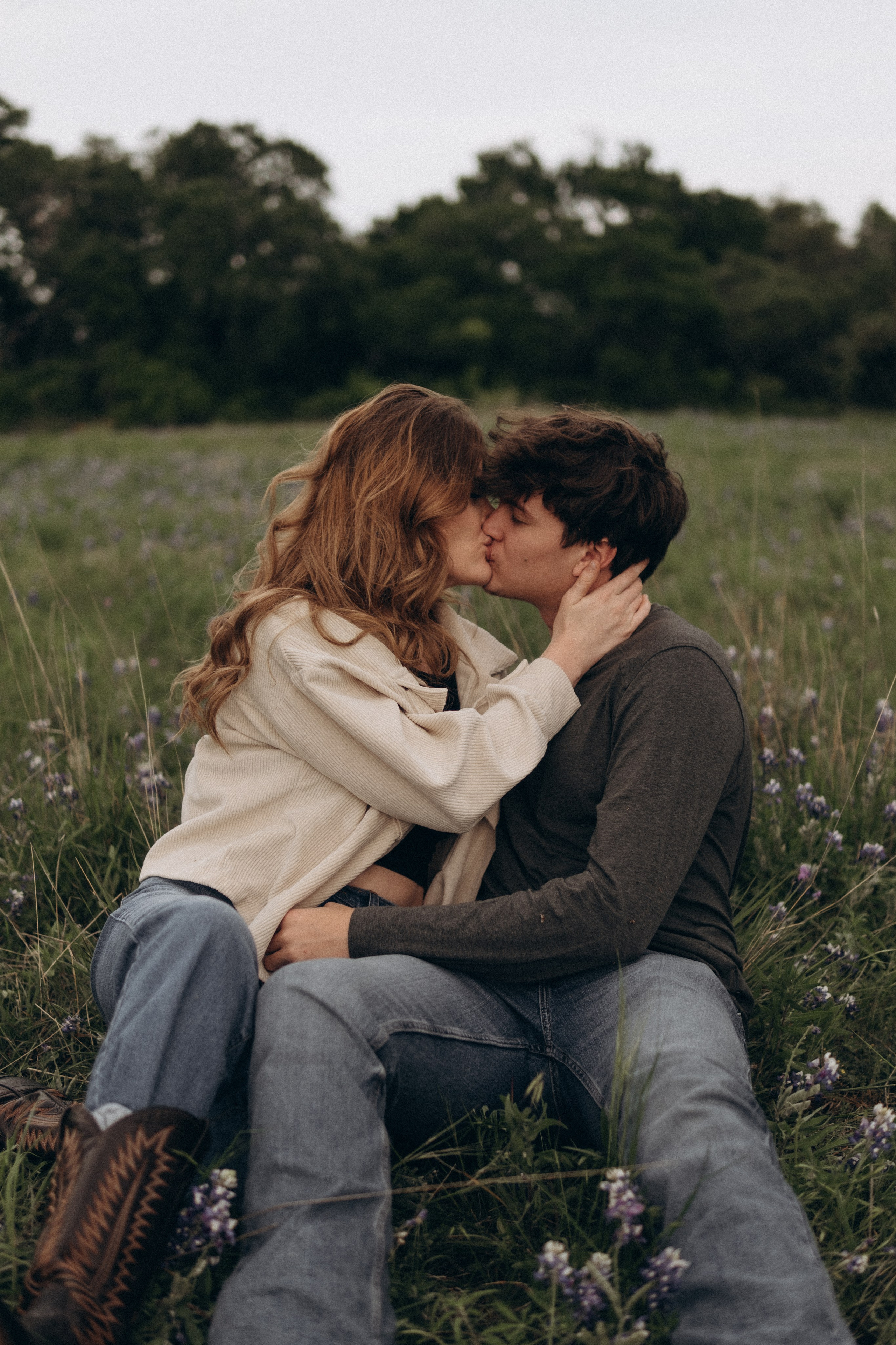 LOVE IN BLUEBONNETS. Lens Captures Life