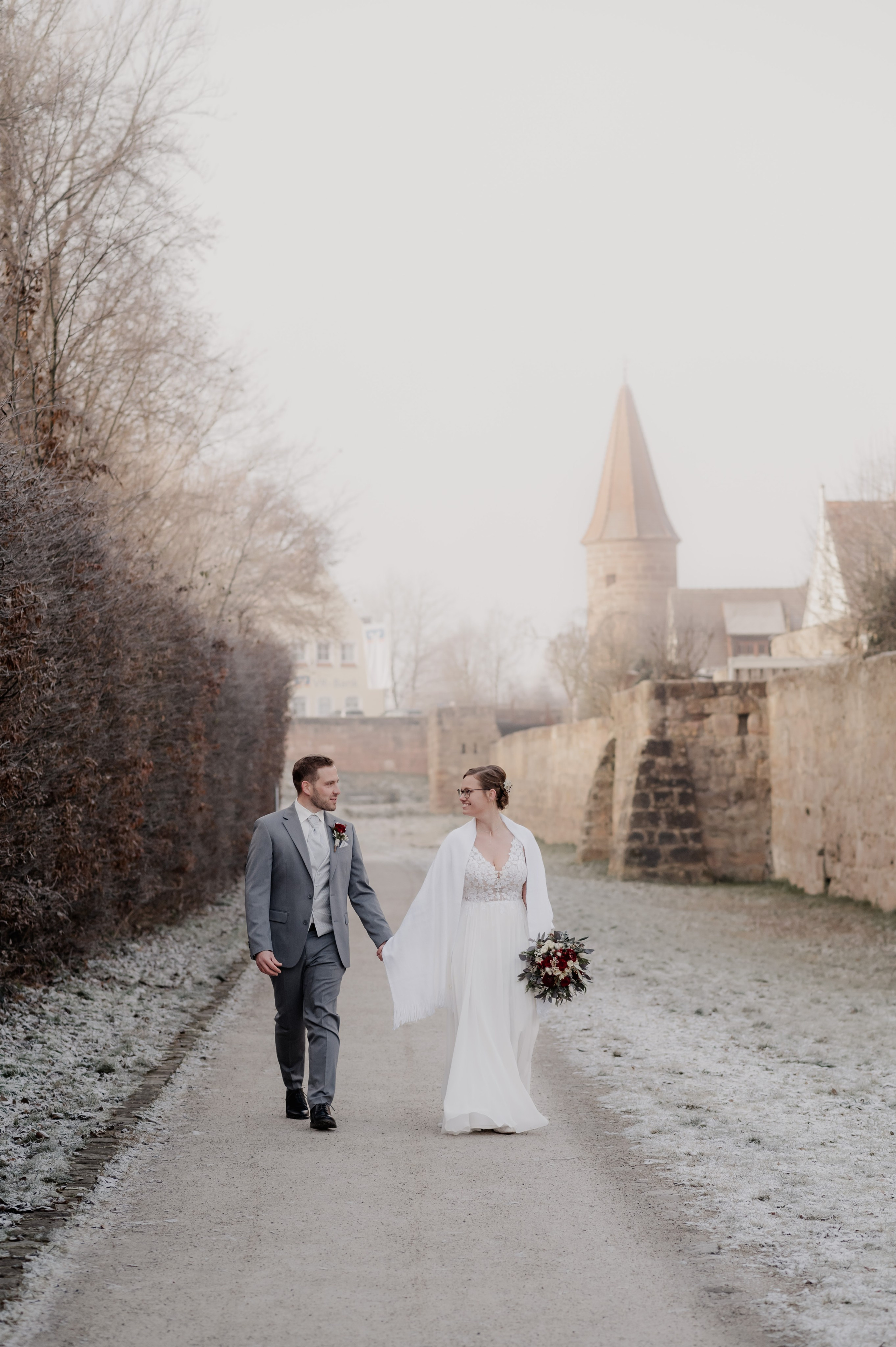 CIVIL WEDDING IN WOLFRAMS-ESCHENBACH. Photographer in Nuremberg Irina Mehnert from Ansbach