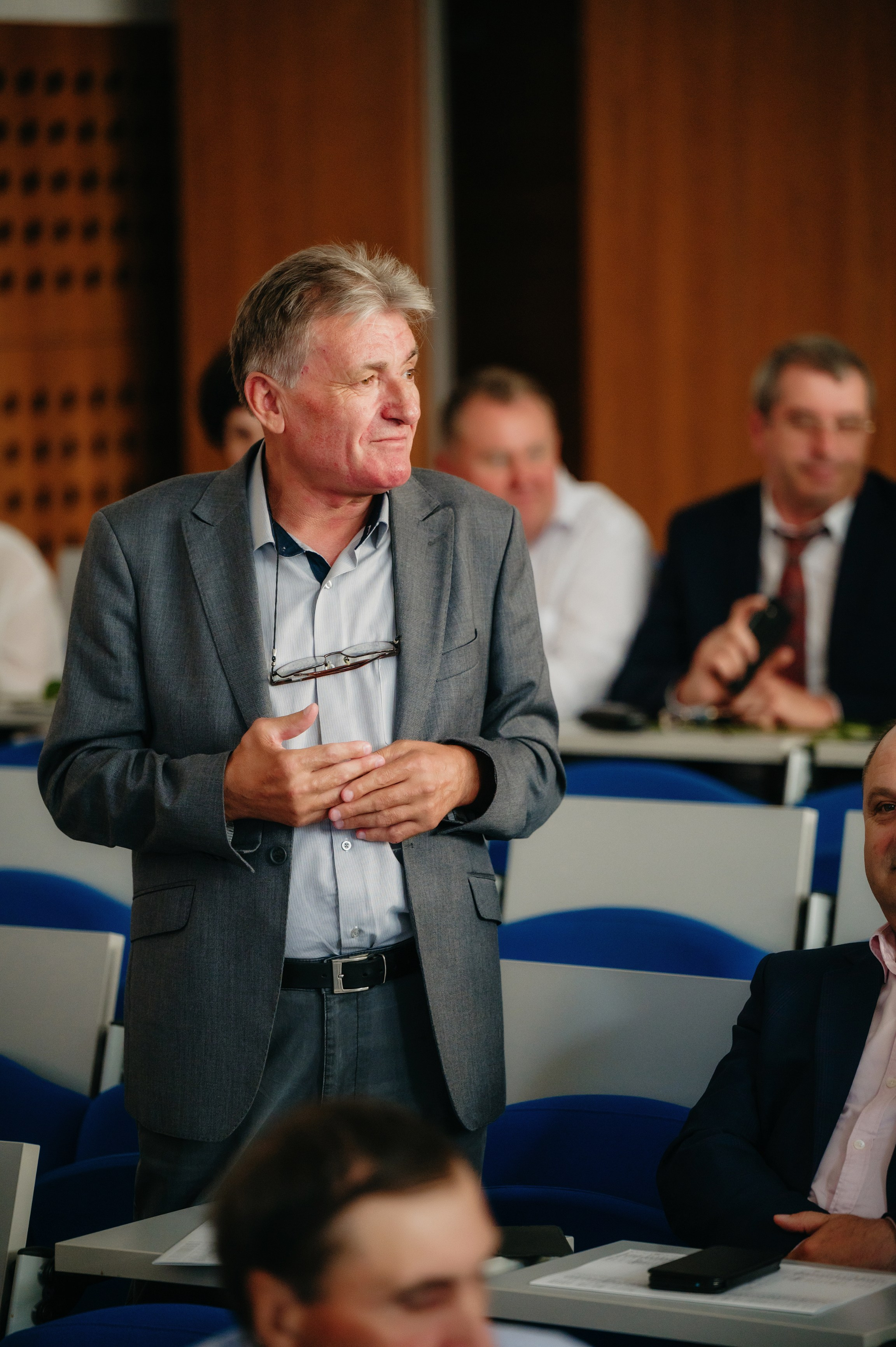 Medicina Veterinara — dupa 30 de ani…. Laurentiu Stefan StoryTeller