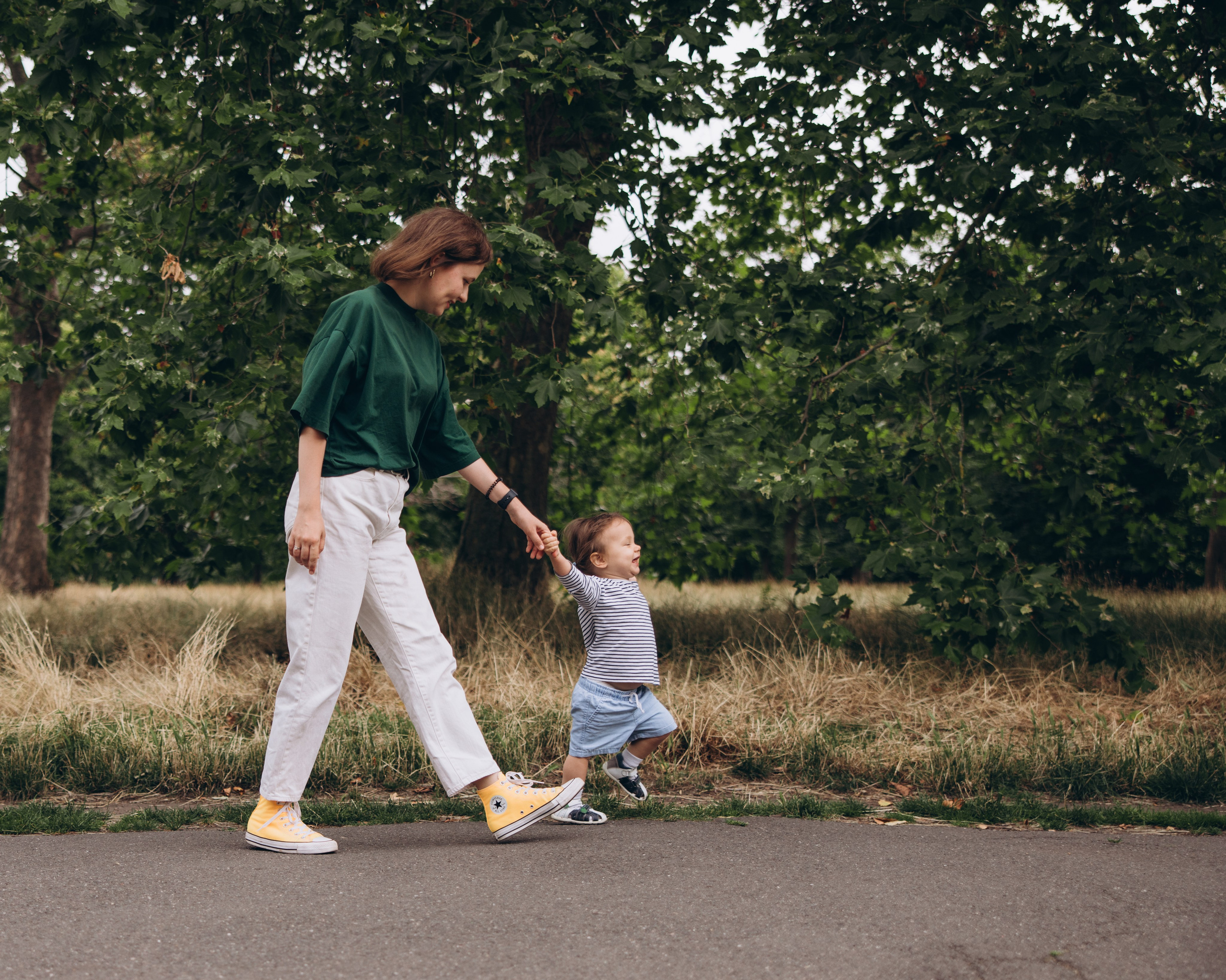 Milena with parents (Greenwich Park). Anastasia Klink, Photographer in London