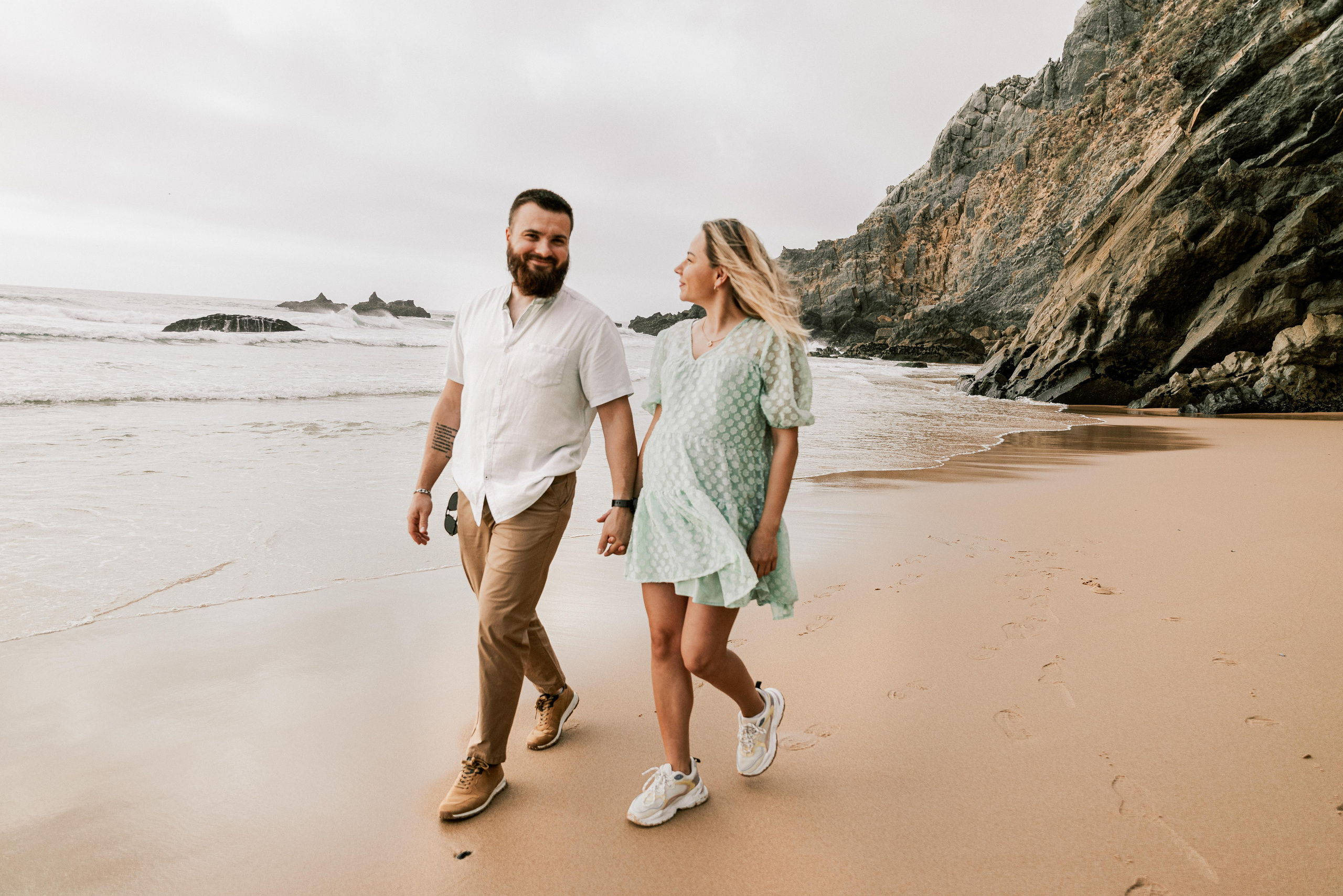 Sessão Maternidade em Praia da Adraga. Fotografia e Filmes de Casamento de Luxo | Portugal & Destination Weddings | Ricardo & Mary Pictures