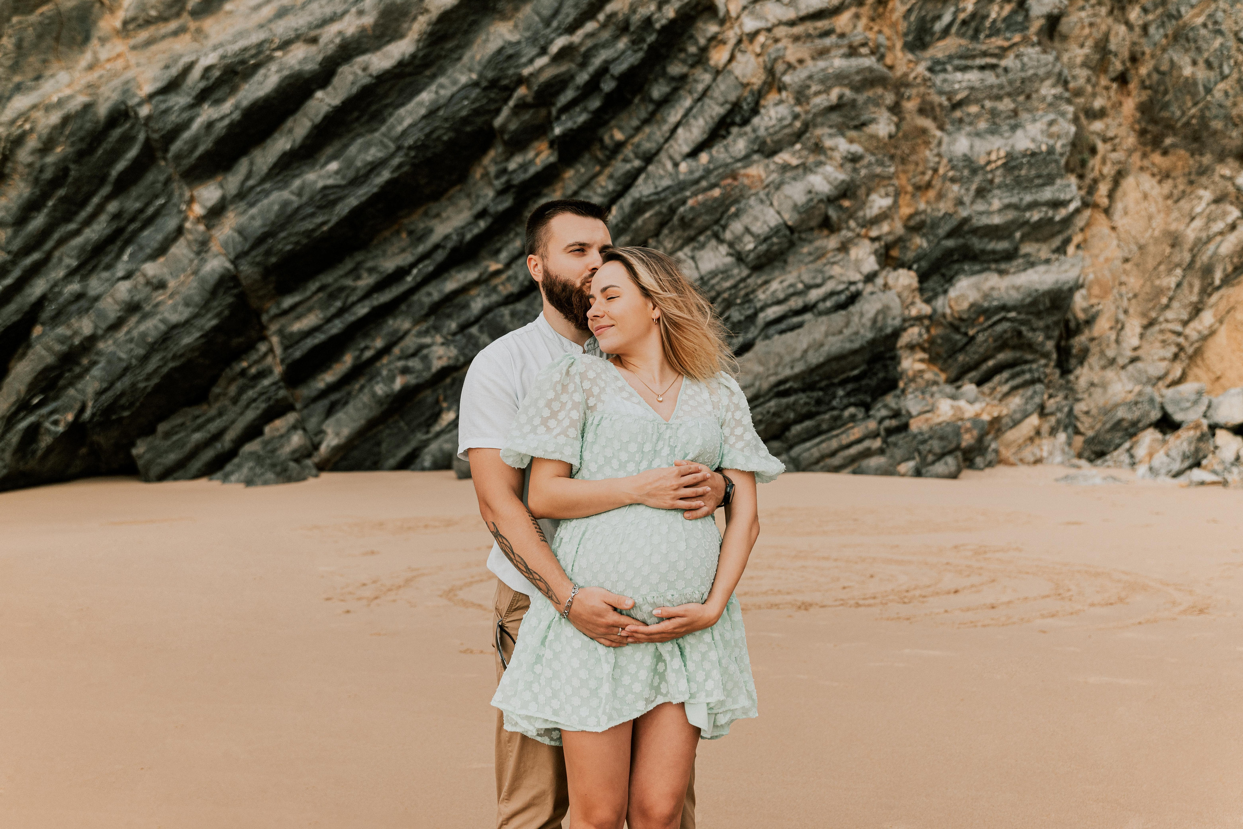 Sessão Maternidade em Praia da Adraga. Fotografia e Filmes de Casamento de Luxo | Portugal & Destination Weddings | Ricardo & Mary Pictures
