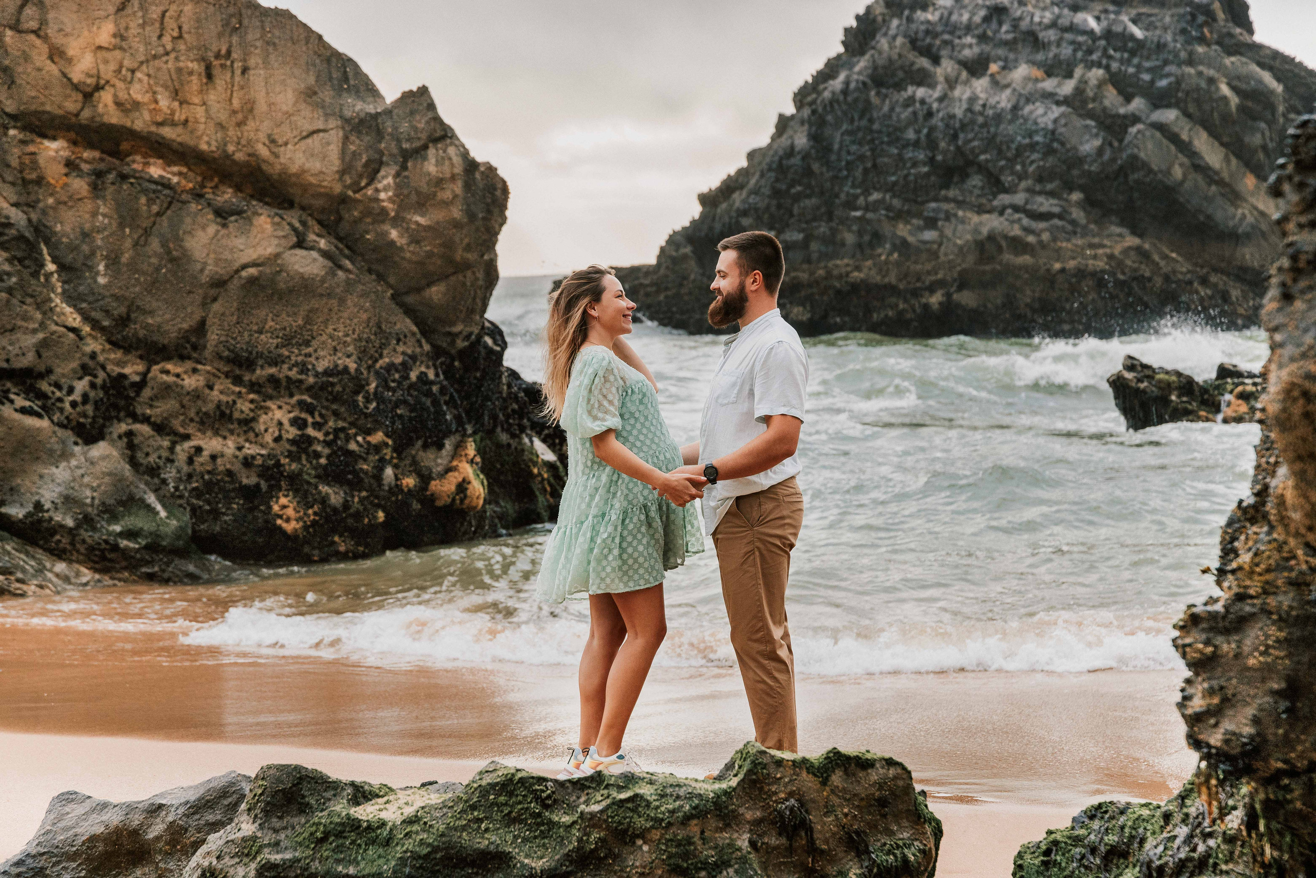 Sessão Maternidade em Praia da Adraga. Fotografia e Filmes de Casamento de Luxo | Portugal & Destination Weddings | Ricardo & Mary Pictures