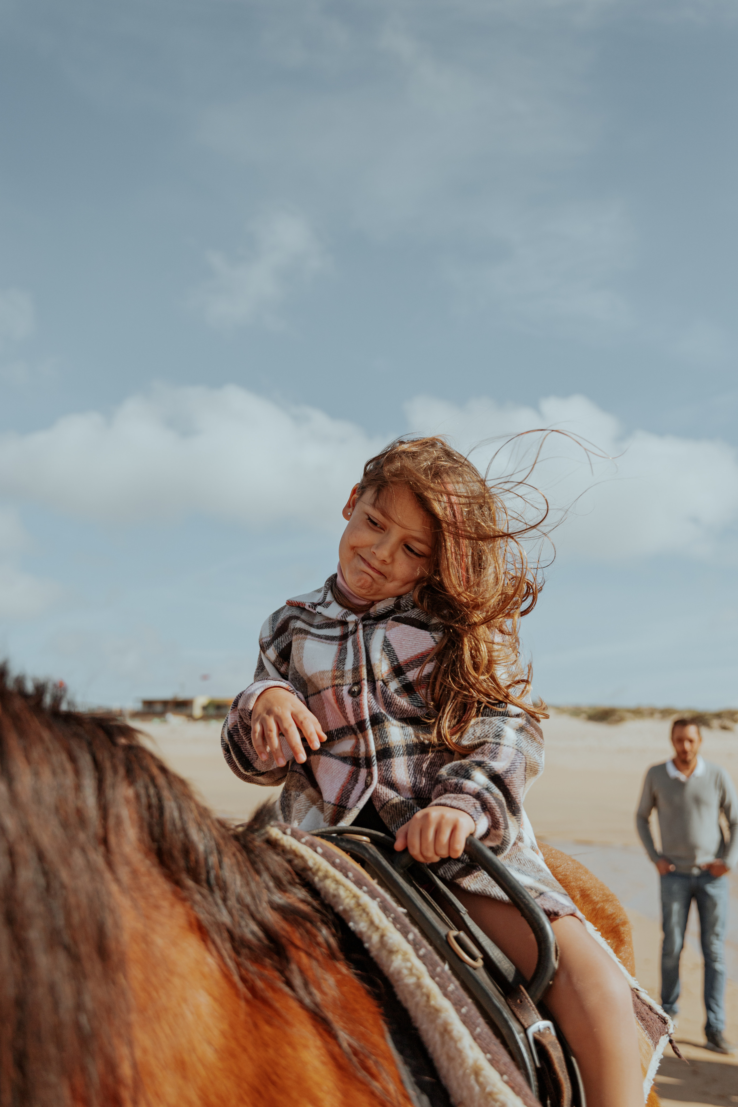 Passeio a cavalo na praia dos Supertubos. Luxury Wedding Photography & Cinematic Films | Portugal & Destination Weddings | Ricardo & Mary Pictures
