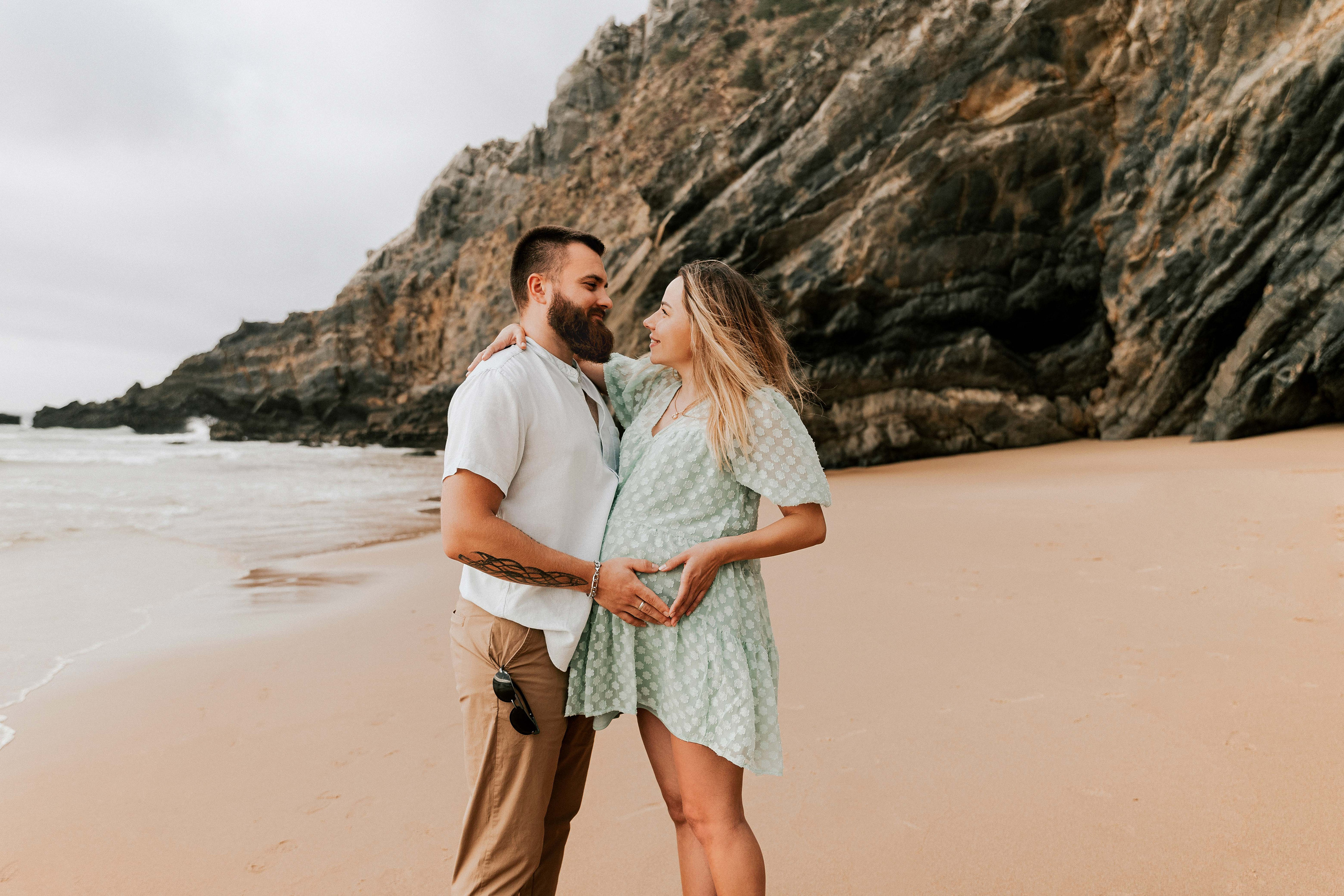 Sessão Maternidade em Praia da Adraga. Fotografia e Filmes de Casamento de Luxo | Portugal & Destination Weddings | Ricardo & Mary Pictures