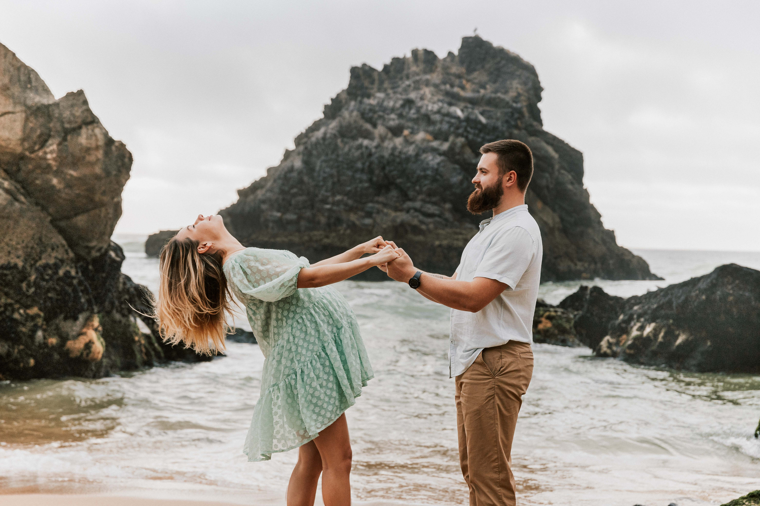 Sessão Maternidade em Praia da Adraga. Fotografia e Filmes de Casamento de Luxo | Portugal & Destination Weddings | Ricardo & Mary Pictures
