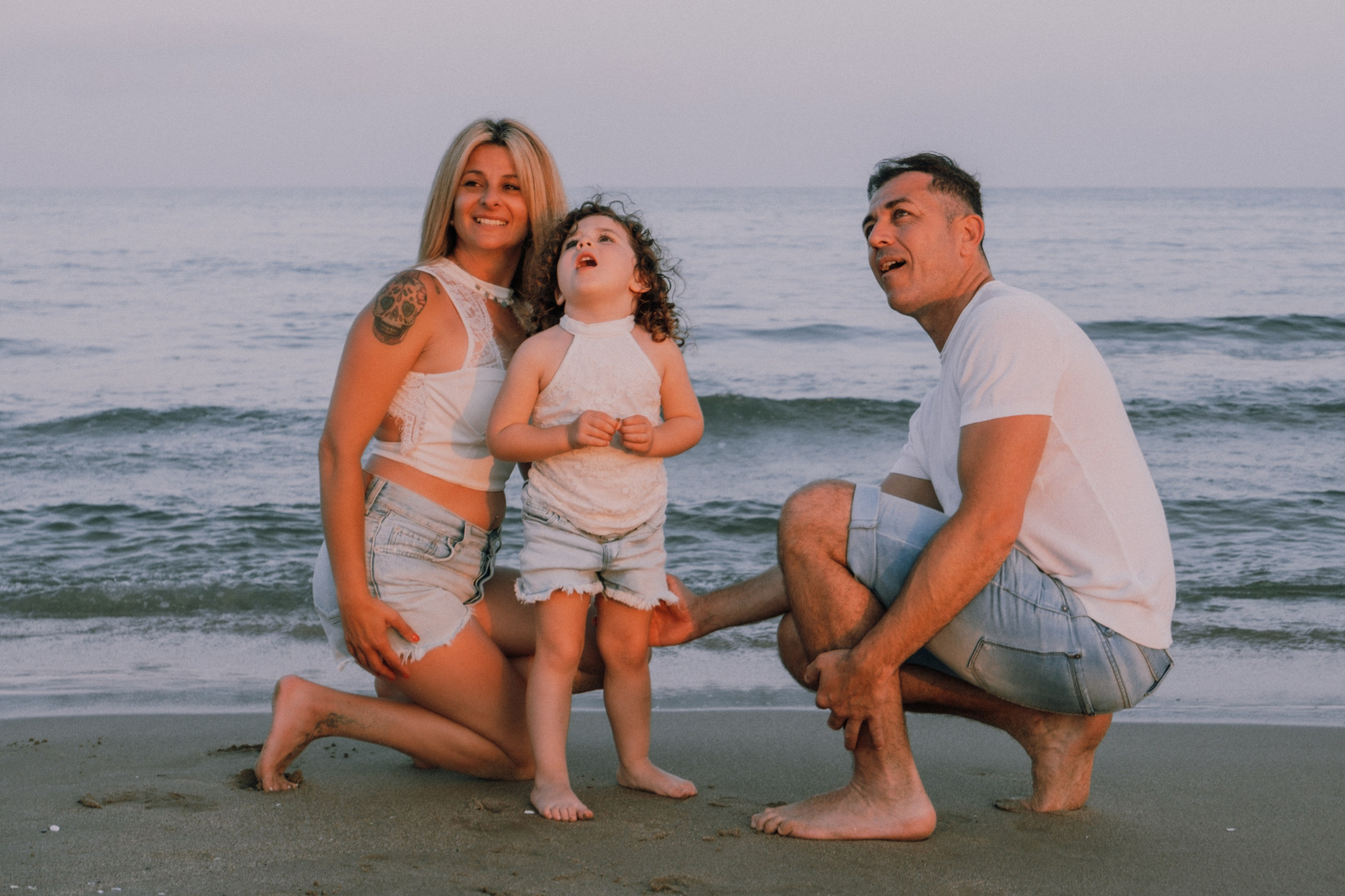 Sesión familiar en la playa. Fotografía profesional en Calafell - Elena Medvedeva