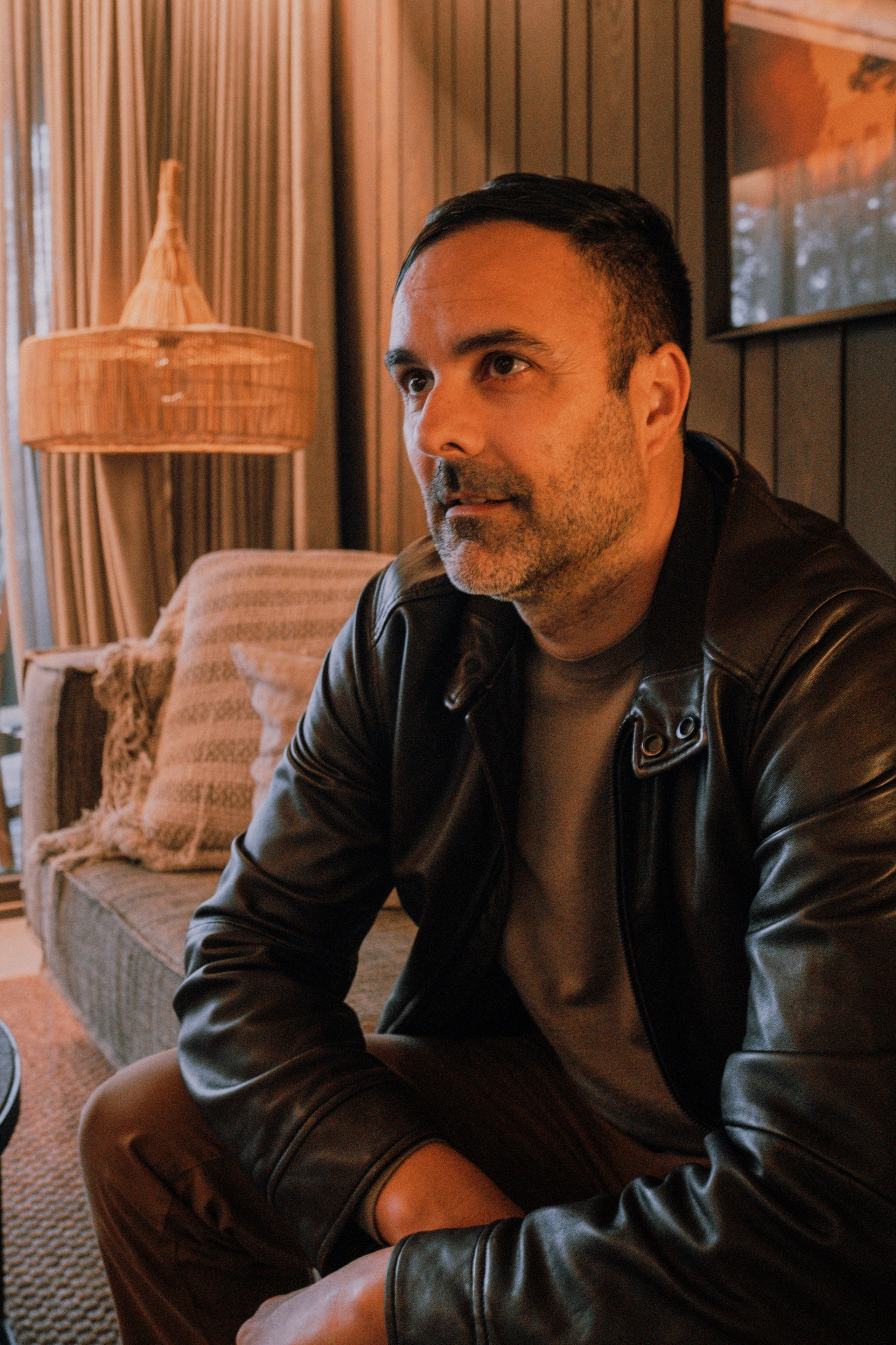 Sesión familiar en el bosque. Fotografía profesional en Calafell - Elena Medvedeva