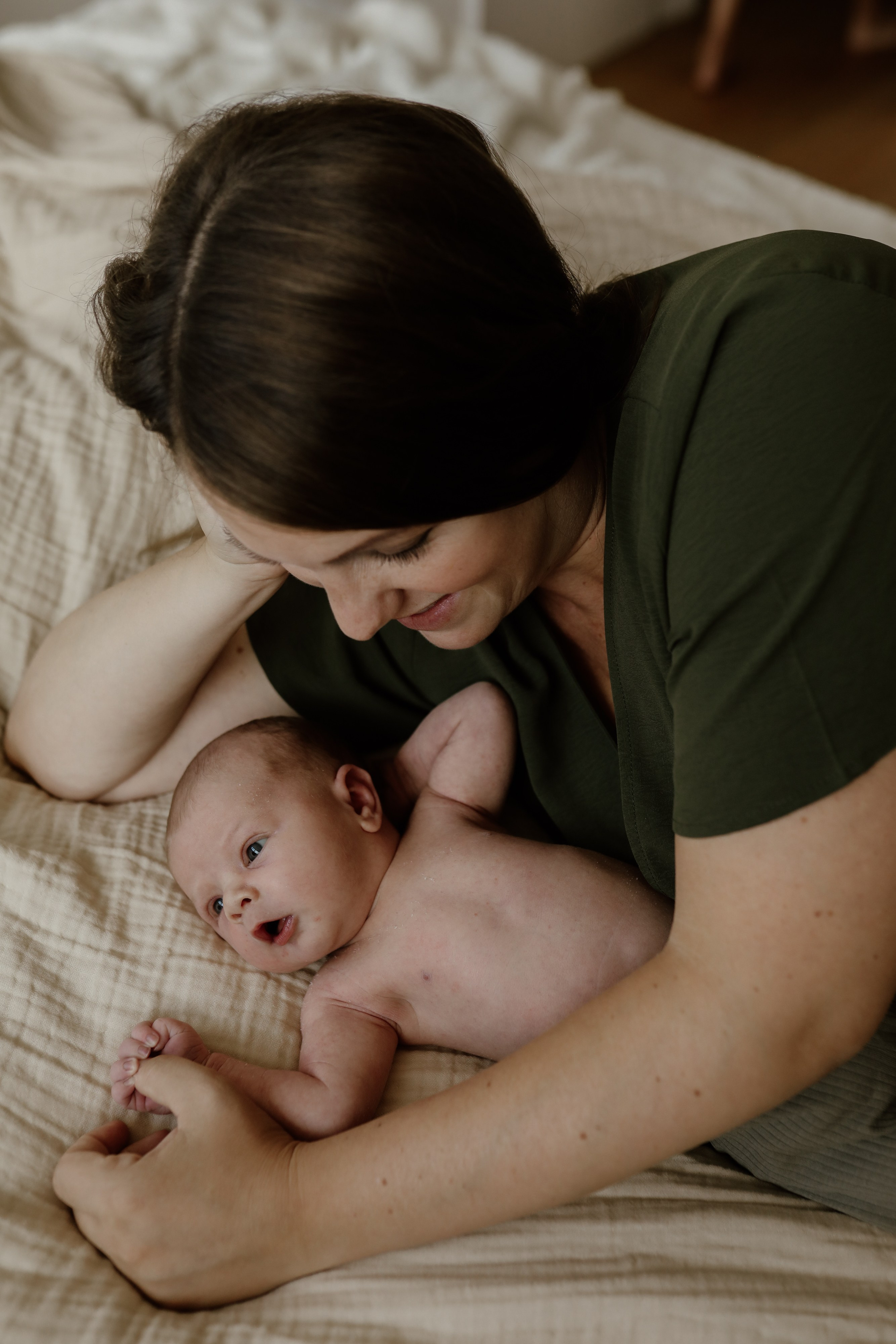 Familienfotograf Pfalz bei einem Newborn Homestory Fotoshooting