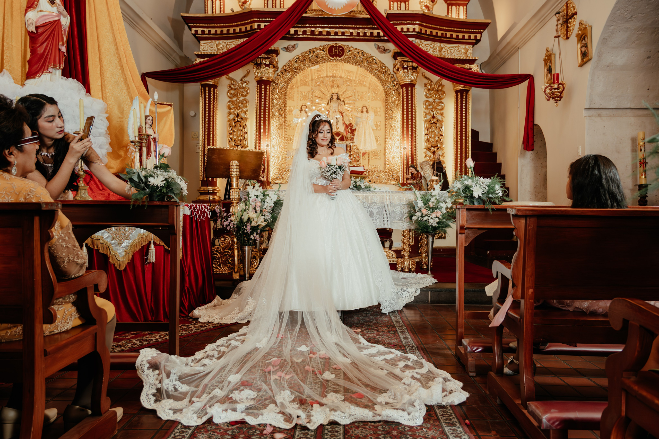 ANGIE + MANUEL BODA RELIGIOSA. Studio KVTA | Fotografía y Video de Bodas en Arequipa