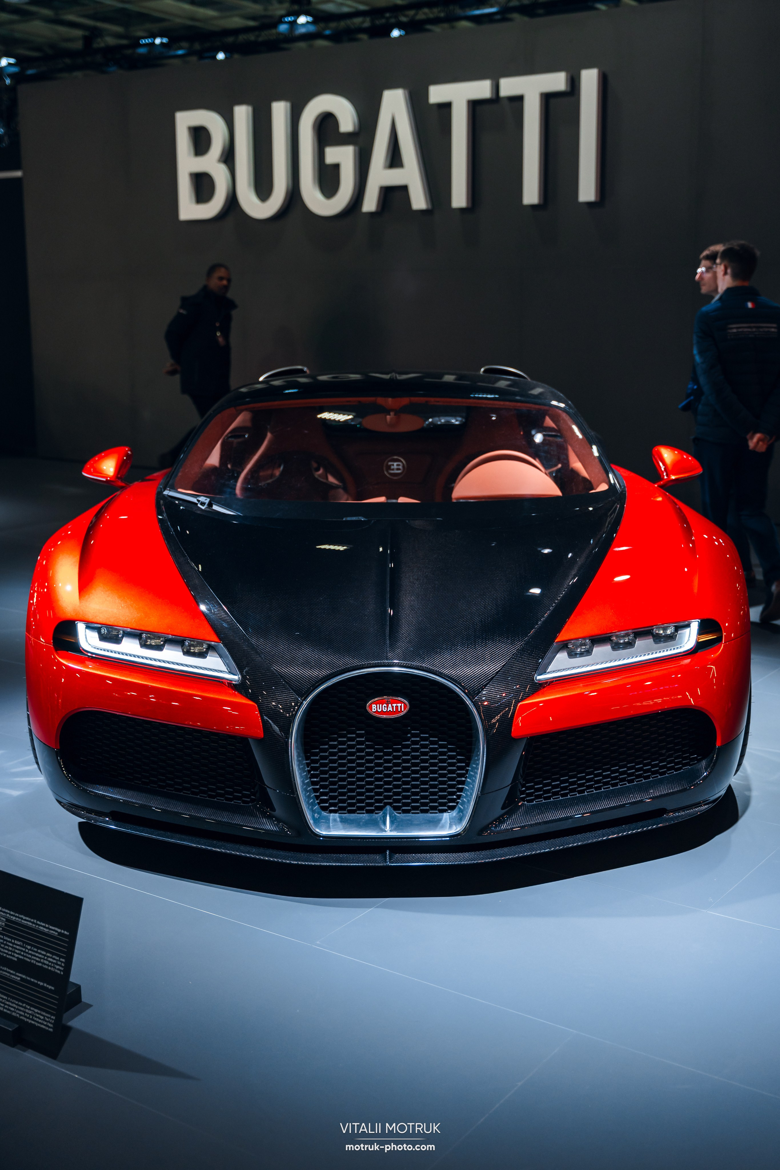 Retromobile 2026. Photographe de voitures à Paris — Vitalii Motruk