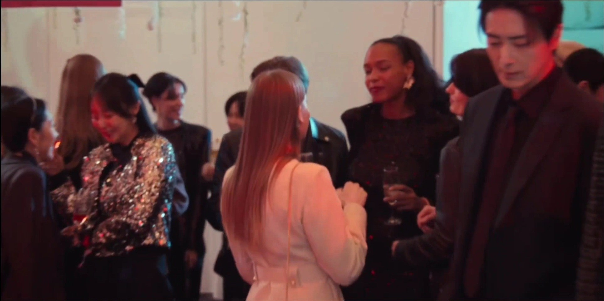 Drama 'The Art of Sarah” NETFLIX SERIES — role designer, 19/03/2025. Фотограф в Сеуле, Южная Корея Наталья Доброквашина