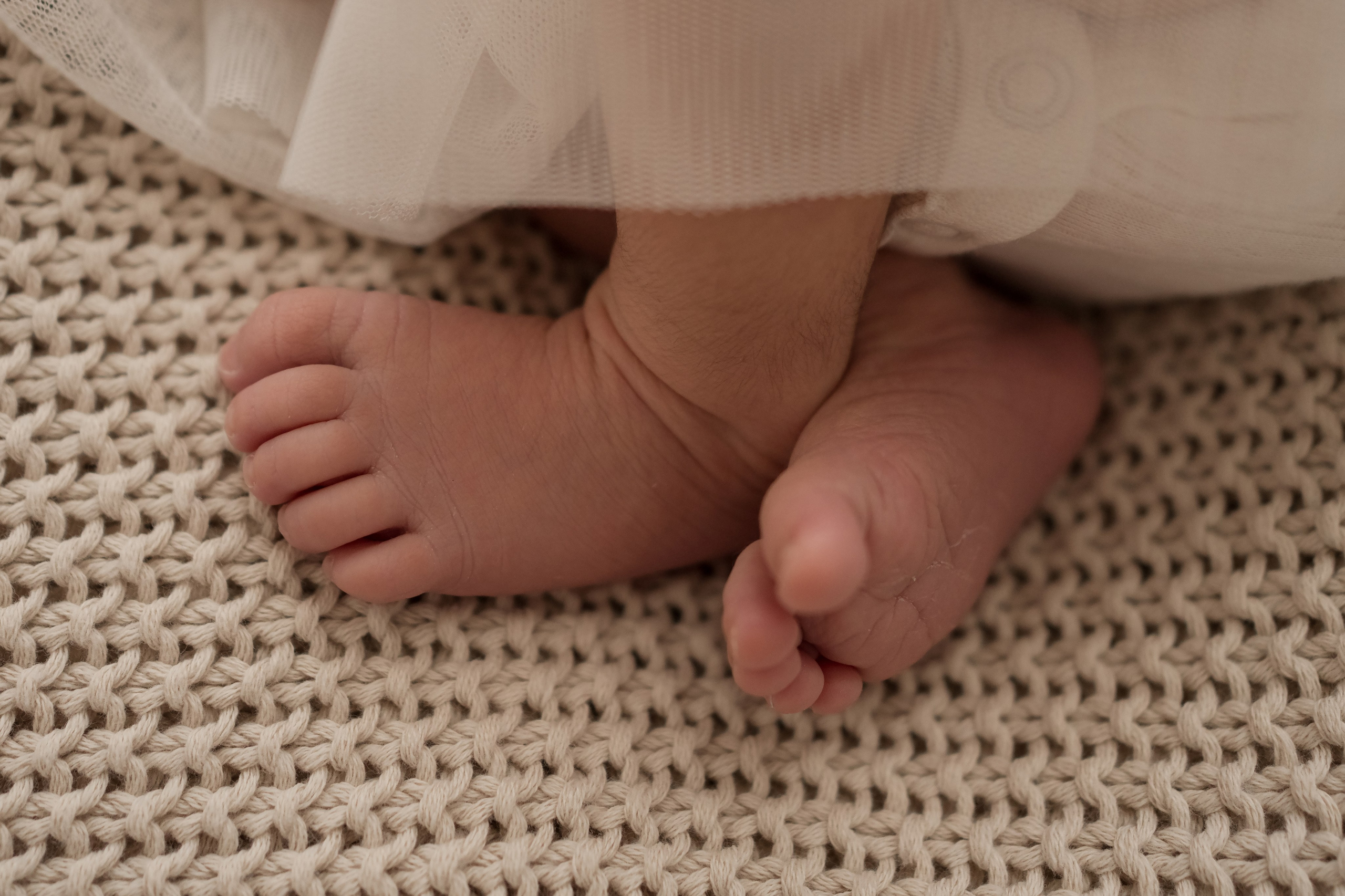 Sweet first days. Angela Iakovleva — Family Photographer in Dubai