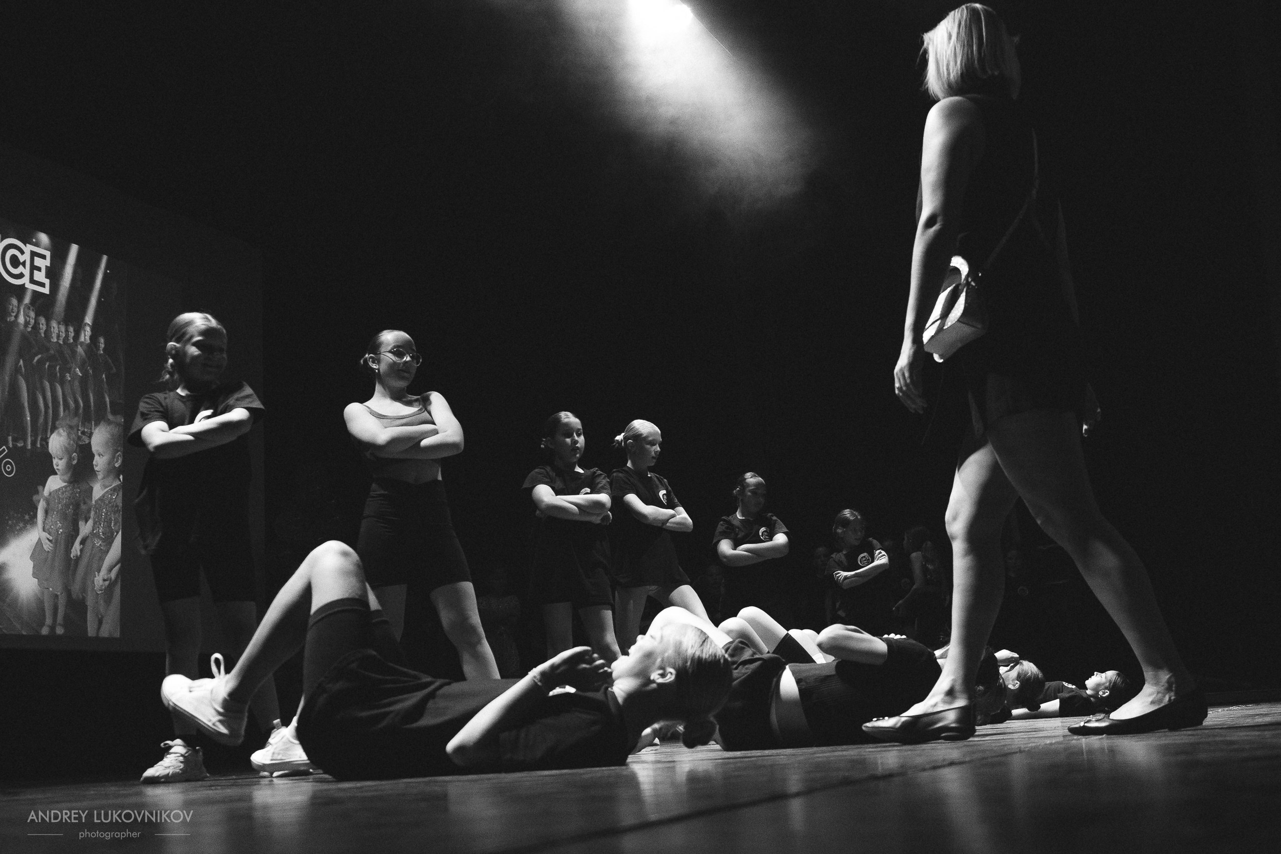 Entre bastidores del concierto final de Like Dance: momentos brillantes tras las cámaras
