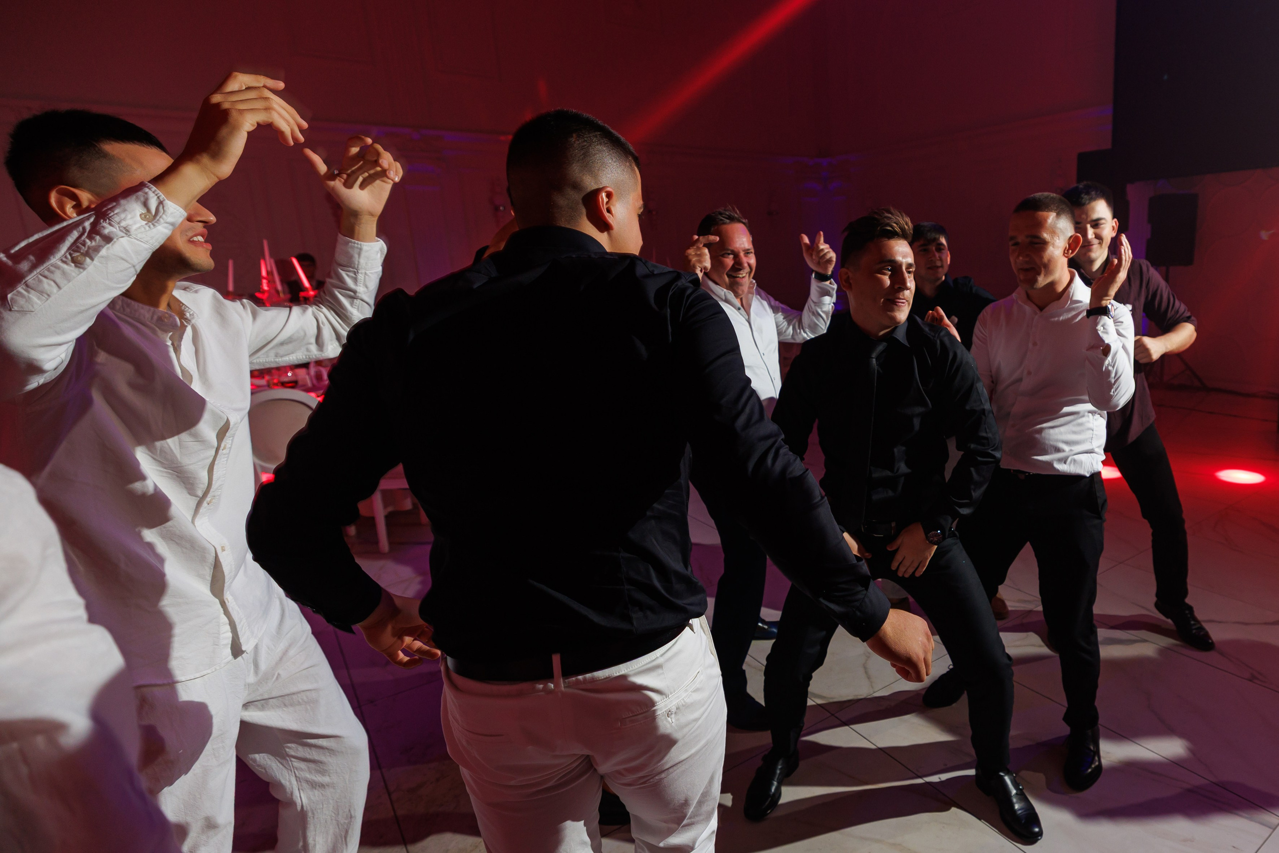 Fotograf nunta chisinau. Dinu Malancea. Dinumalancea.com — fotograf de nunta si familie. Moldova, Romania, UE