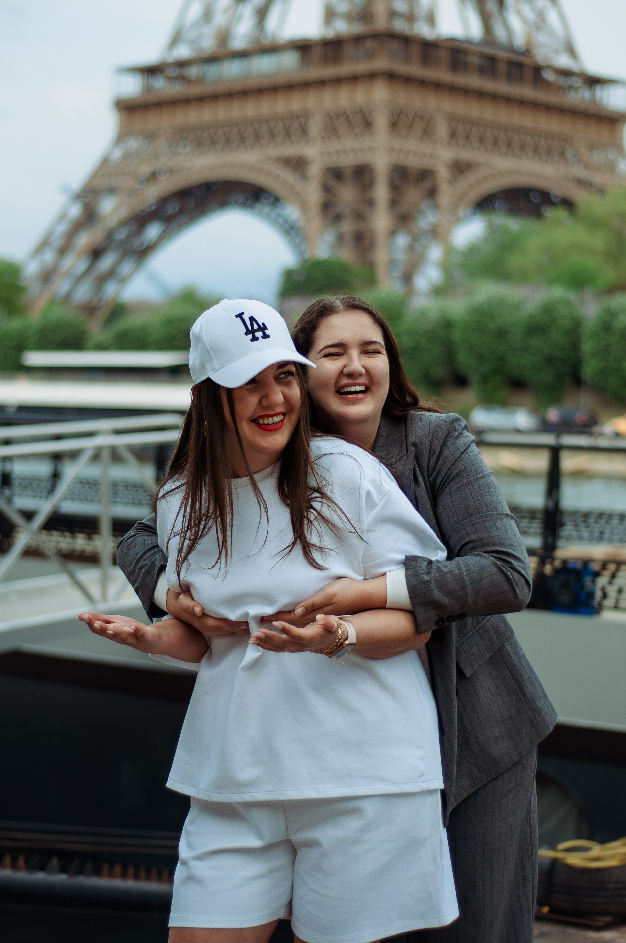 Инна и Камиля — день рождения в Париже. Paris photographer — Polina Osipova