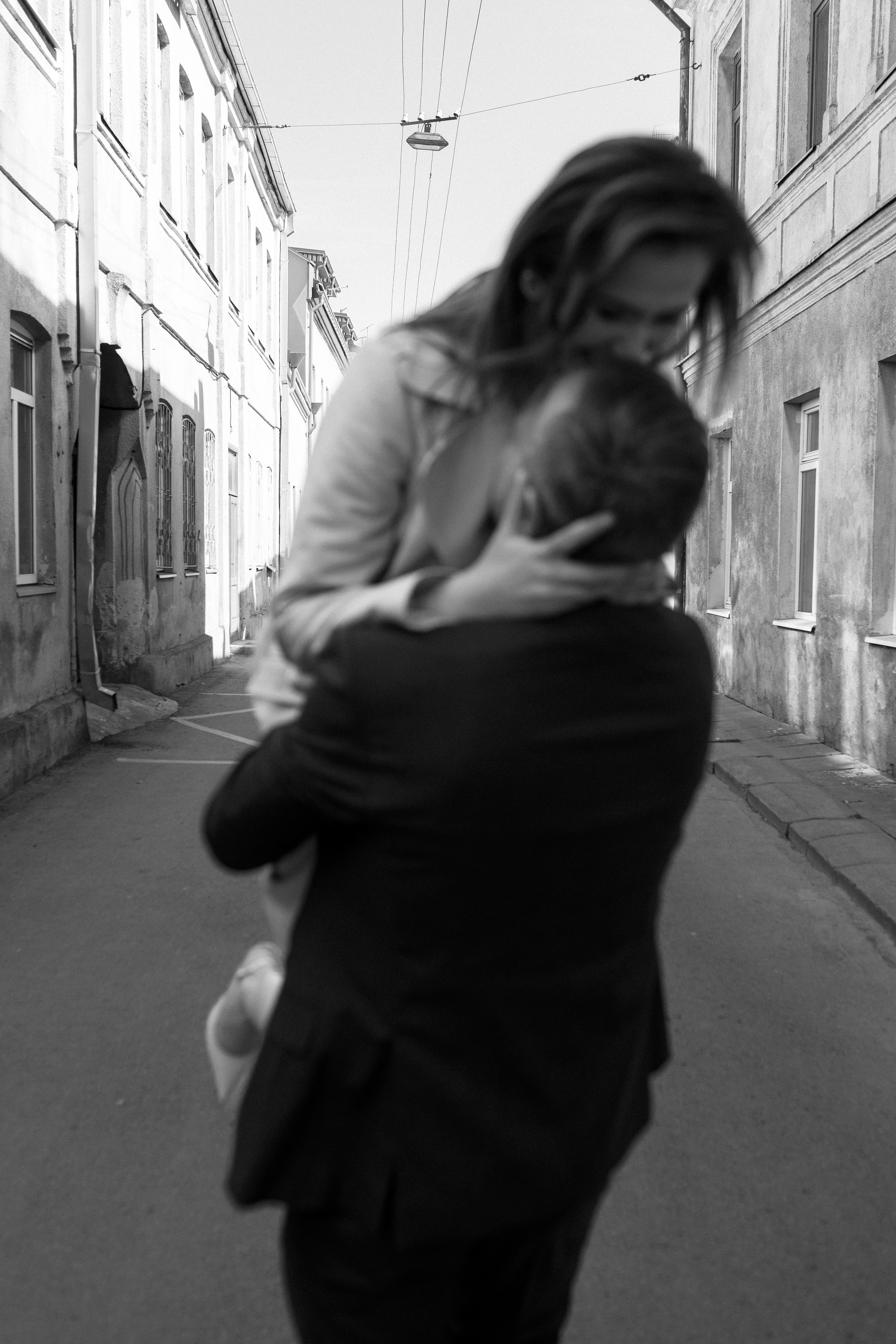 Monika ir Vytautas — miestu alsuojanti trumpa jaunųjų fotosesija Kaune